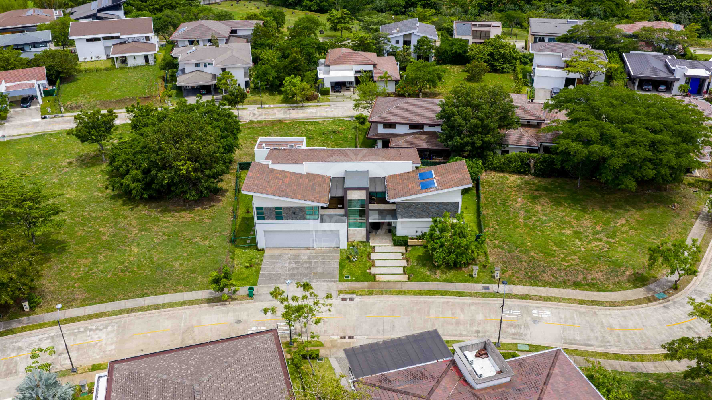 Luxury Contemporary Residence in Hacienda Espinal – Exceptional Spaces for Elevated Living