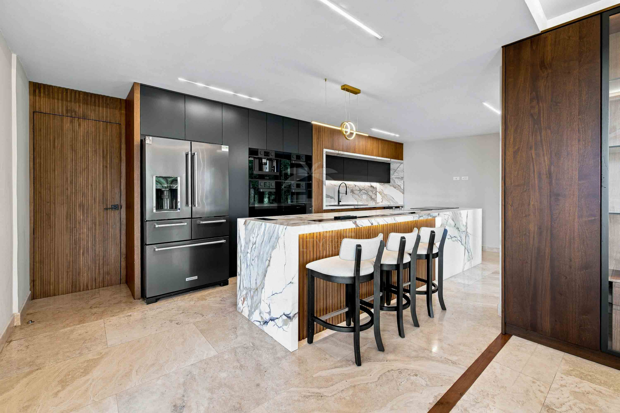 Valley View Luxury Home — Gated-Community Living in Santa Ana, Costa Rica