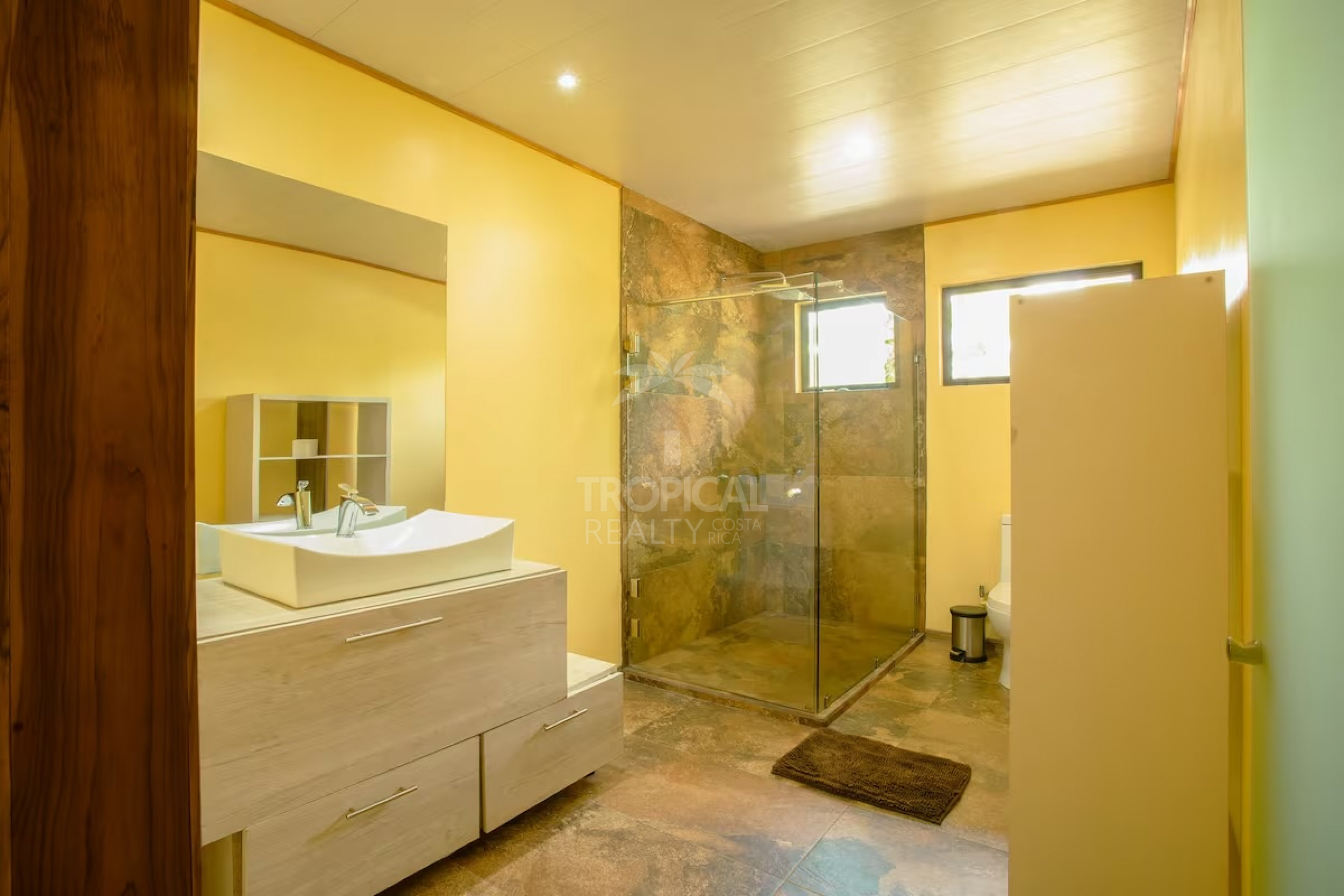 Own a Slice of Paradise in La Fortuna Arenal – Perfect for Living or Investing!