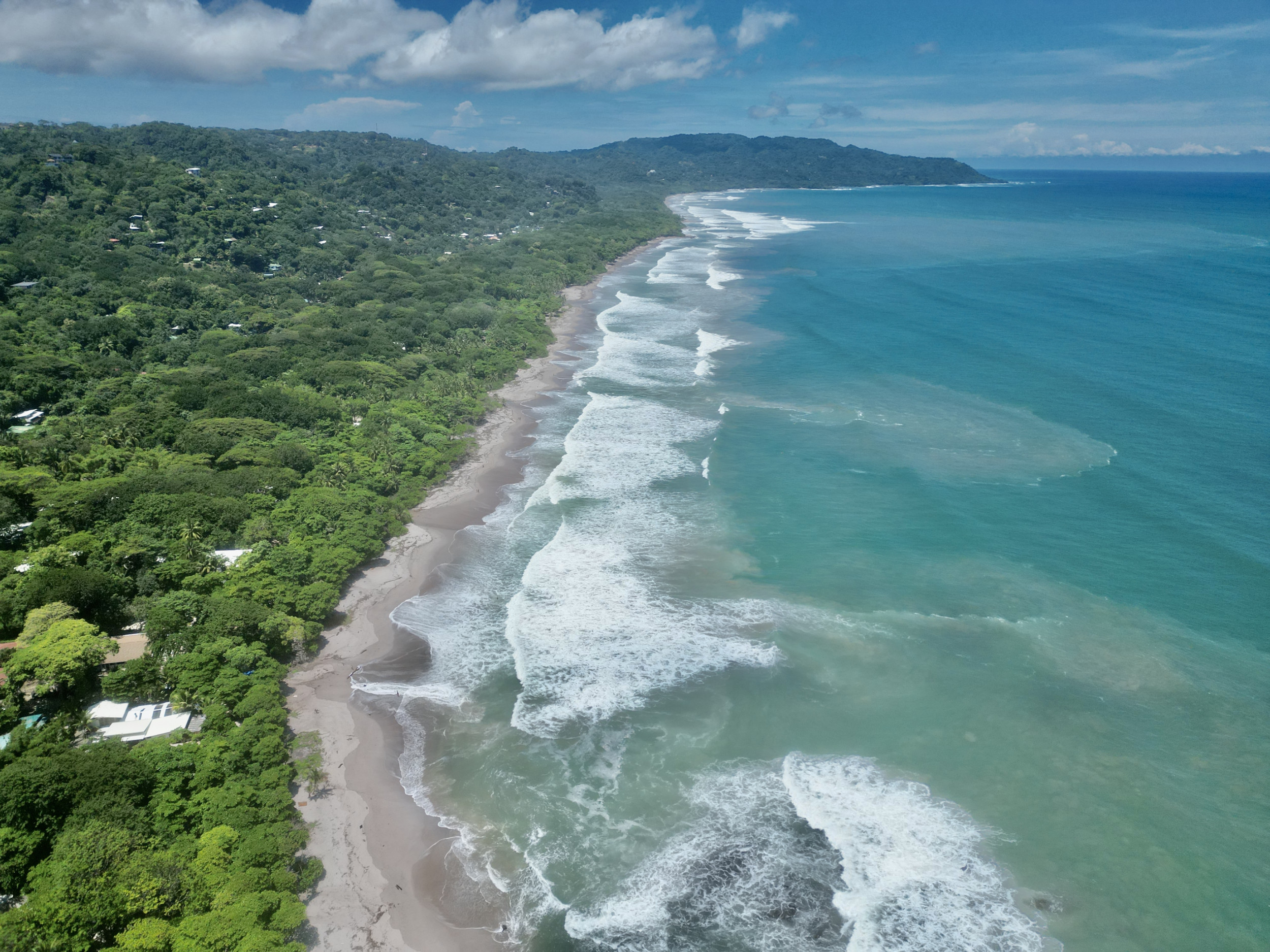 Beachfront house for rent in Santa Teresa