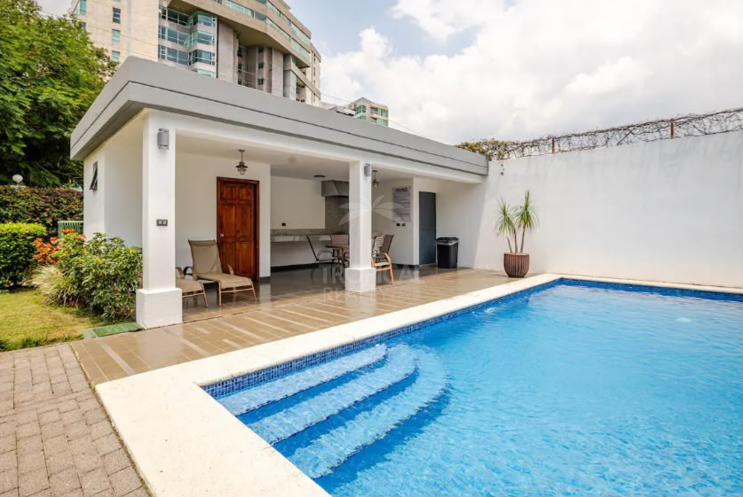Exclusive Fully Furnished Apartment in Trejos Montealegre, Escazú