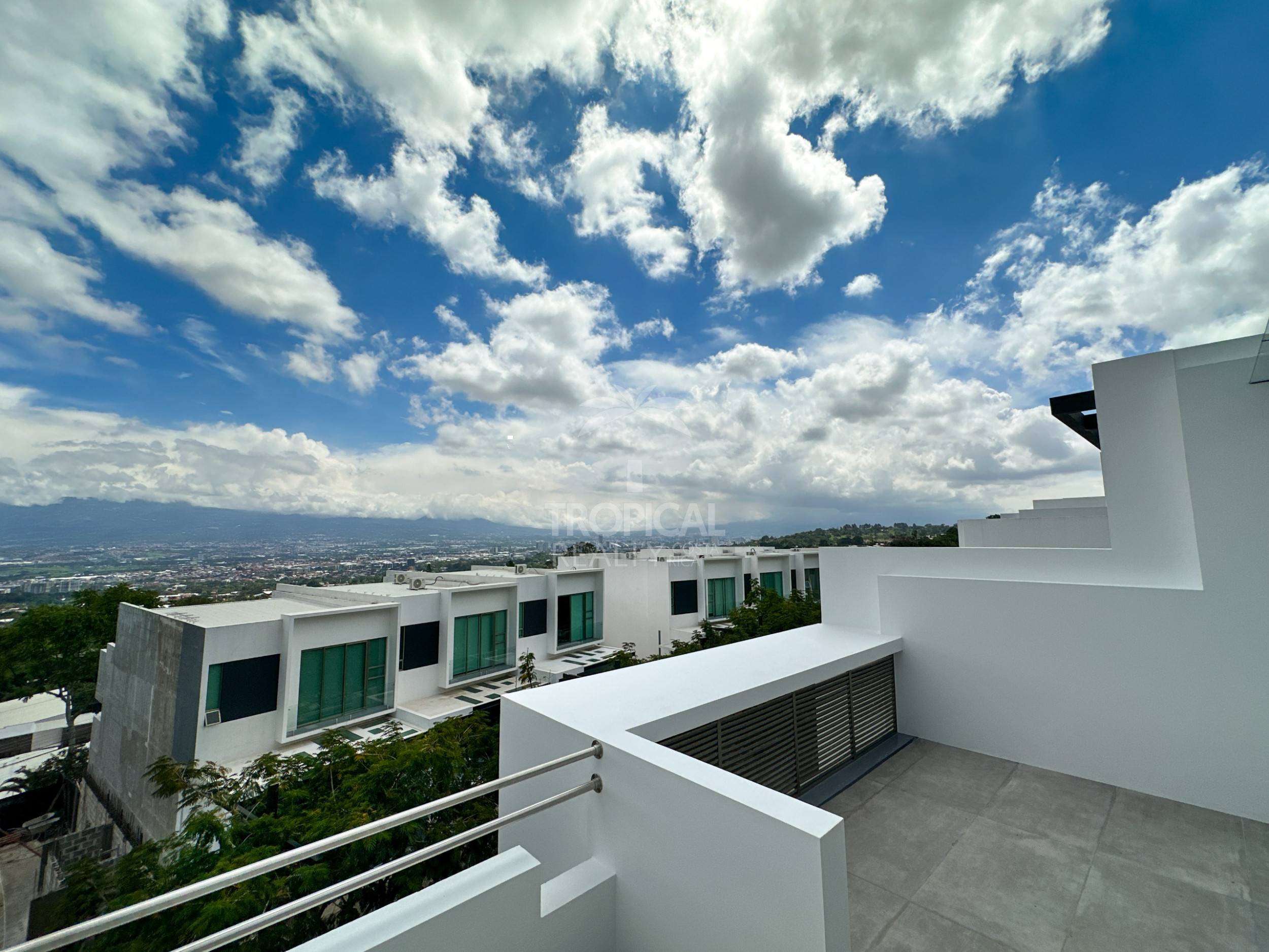 Discover your dream home in the prestigious Bonavista Condominium!