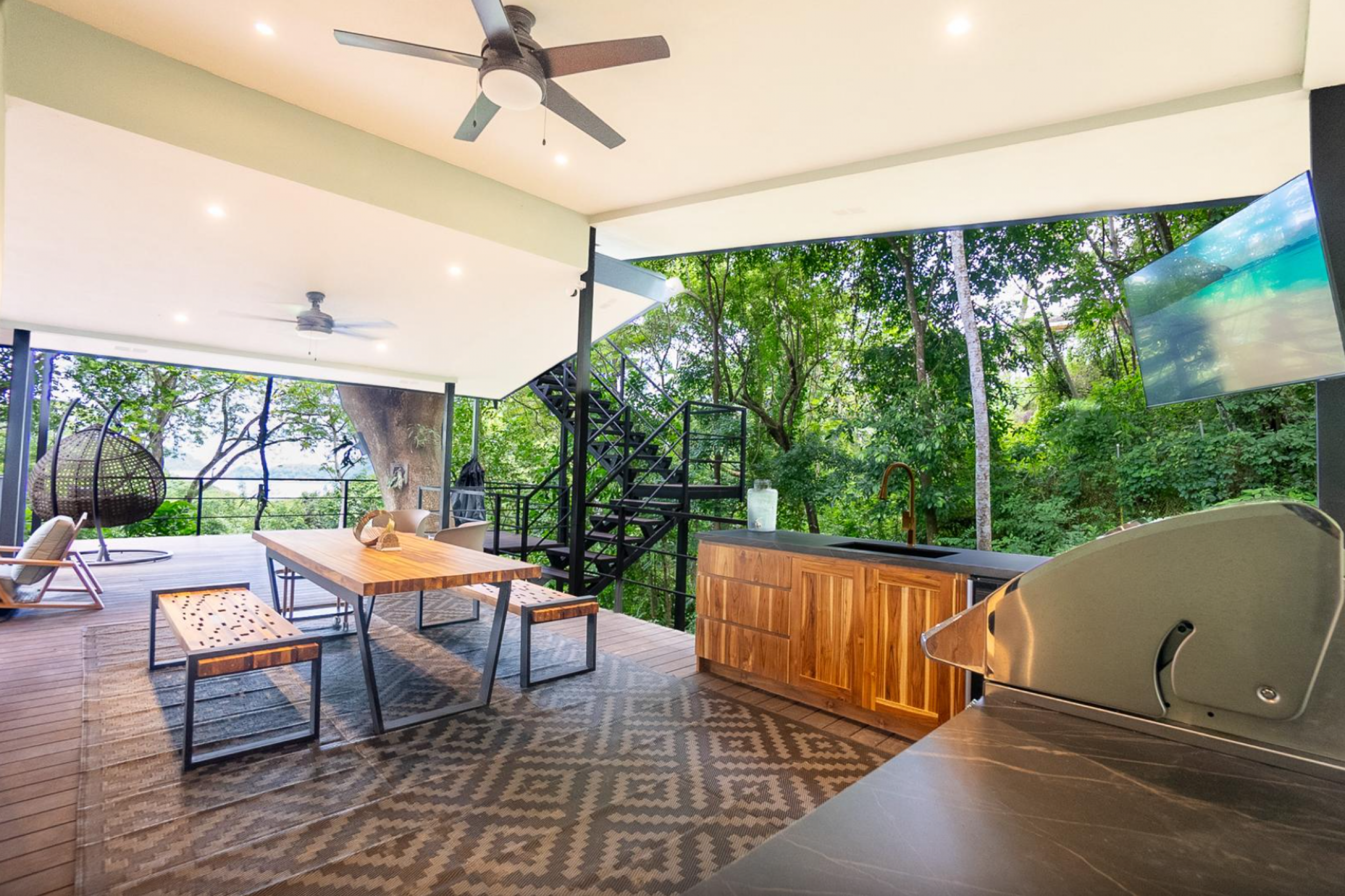 Smart Luxury Treehouse Residence in Playa Órganos Paquera