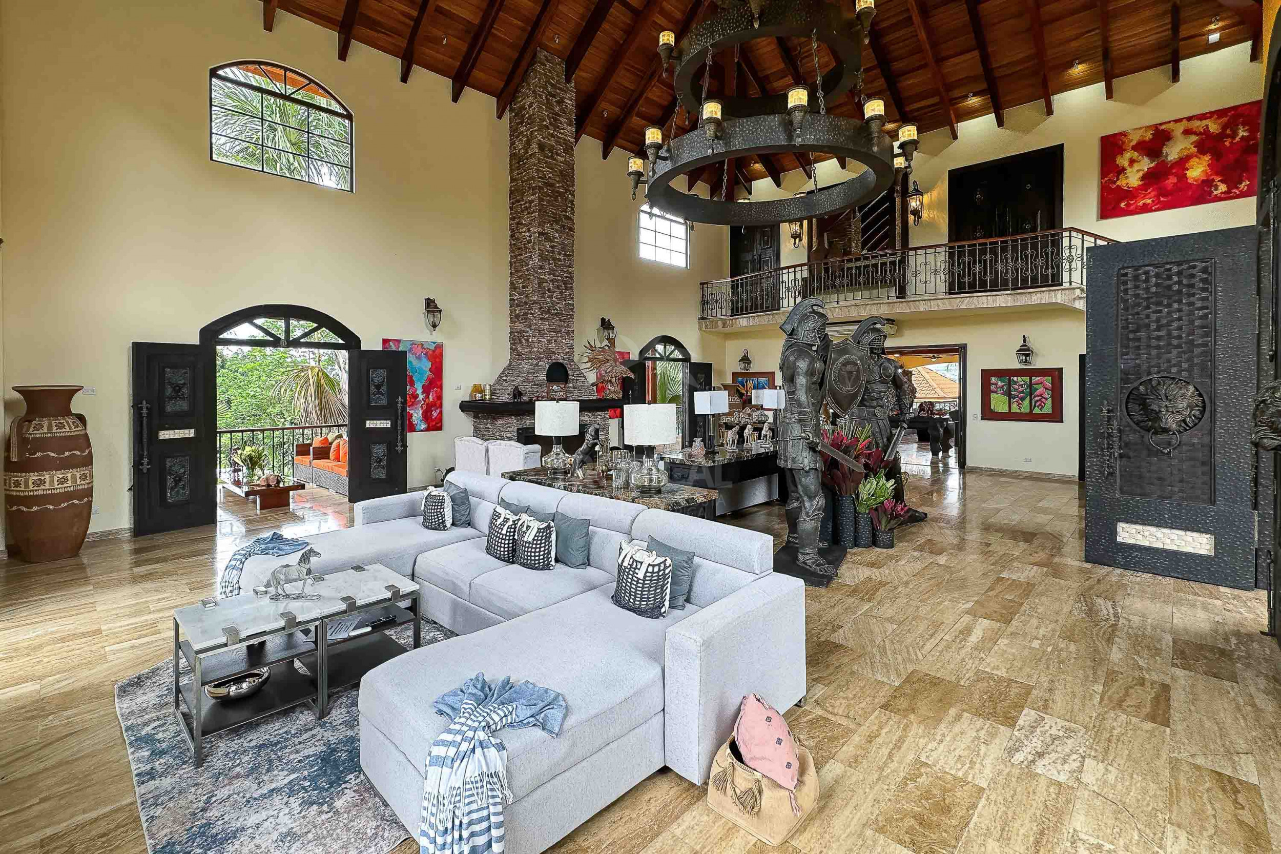 Grand Luxury Estate – Rancho Villa Verde