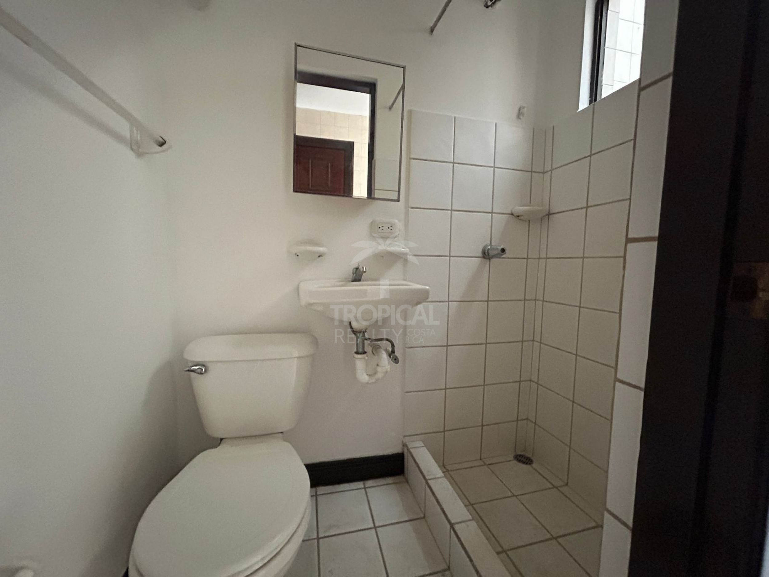 Modern Home for Sale or Rent in Gated Community near La Paco, Escazú RENTED