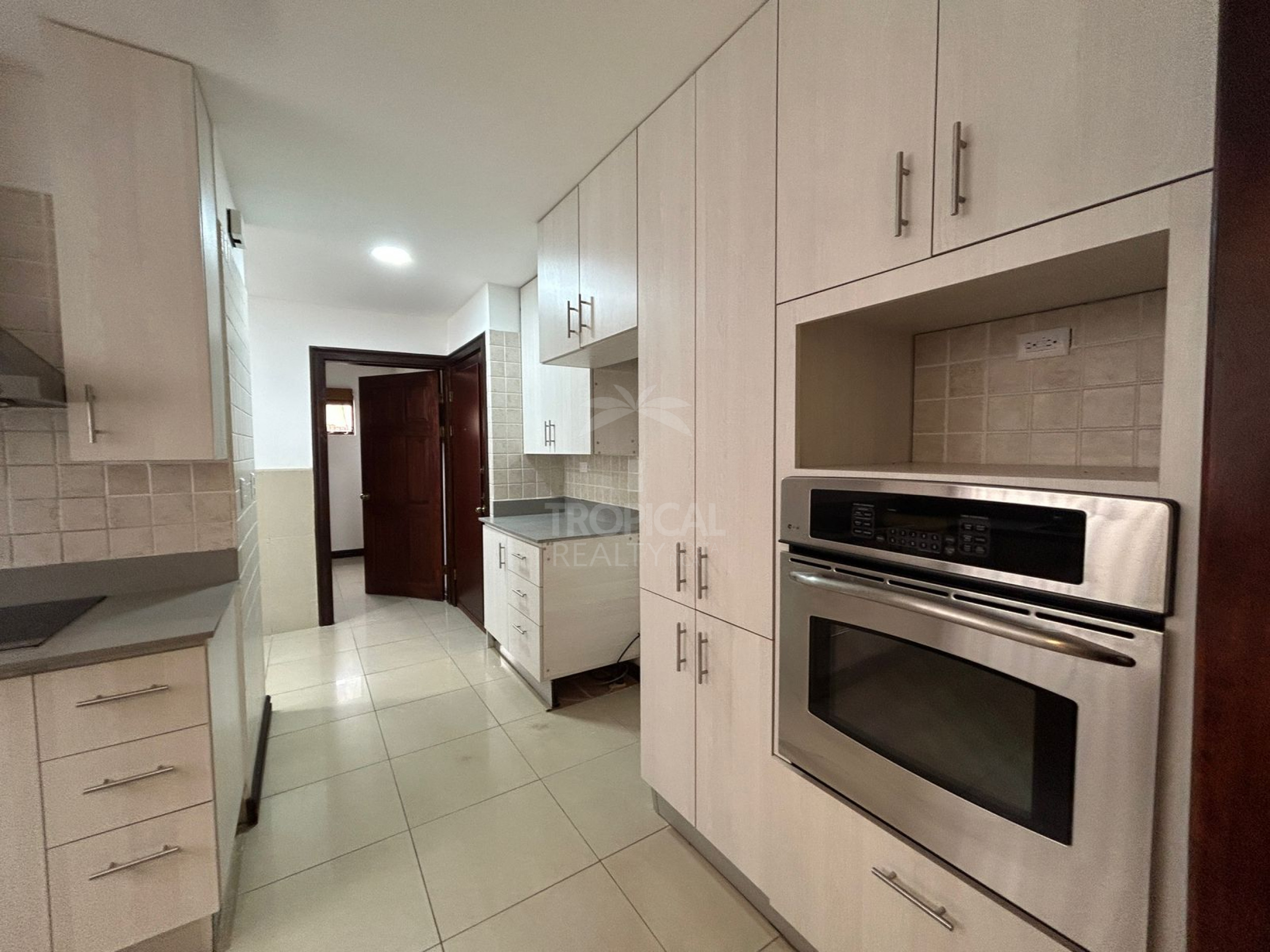 House for Sale in Escazú Gated Community Near World Gym – 3 Bedrooms, Office & Private Garden