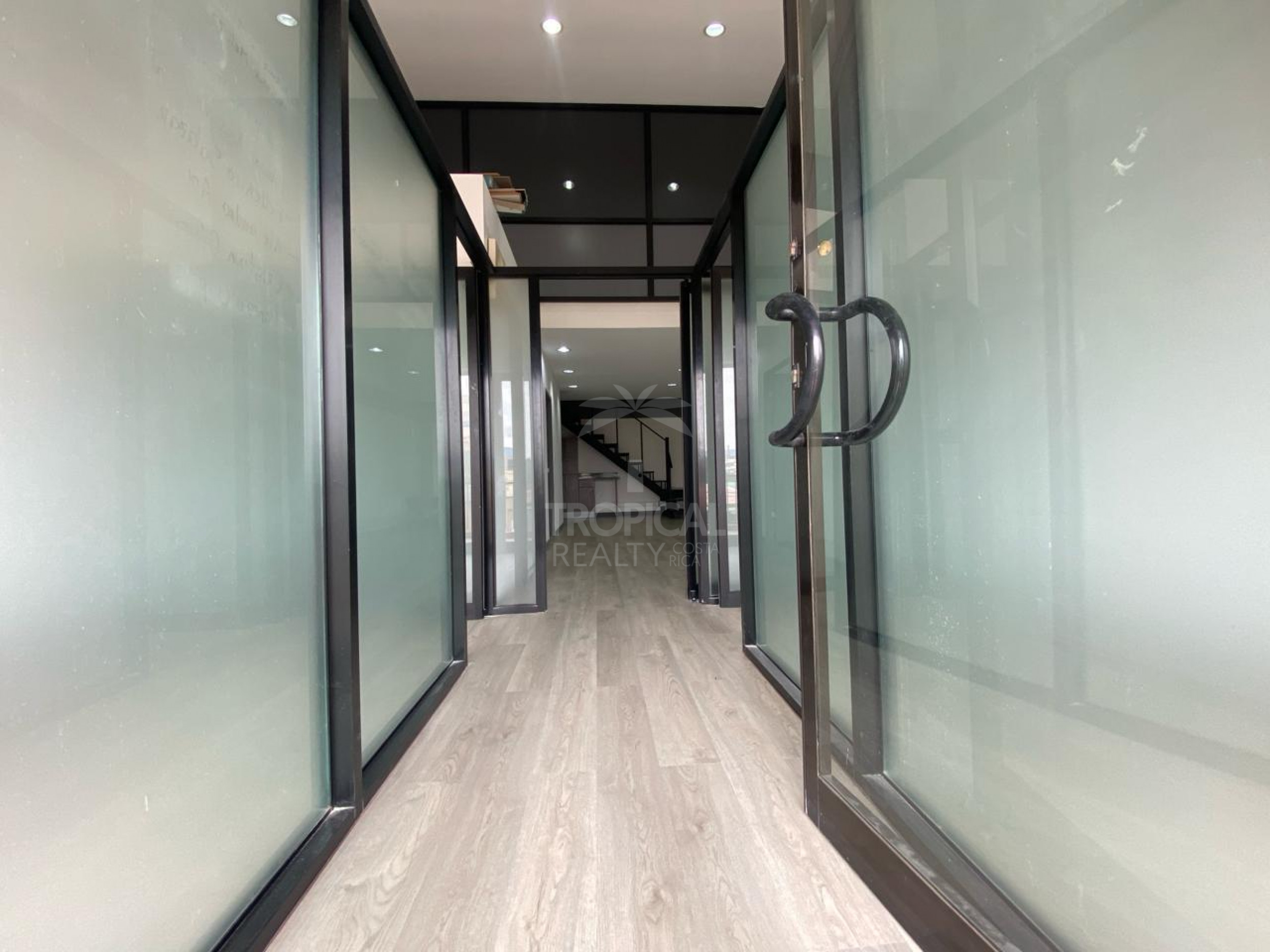 Commercial Space for Rent – Plaza Acuarium, Guachipelín, Escazú RENTED