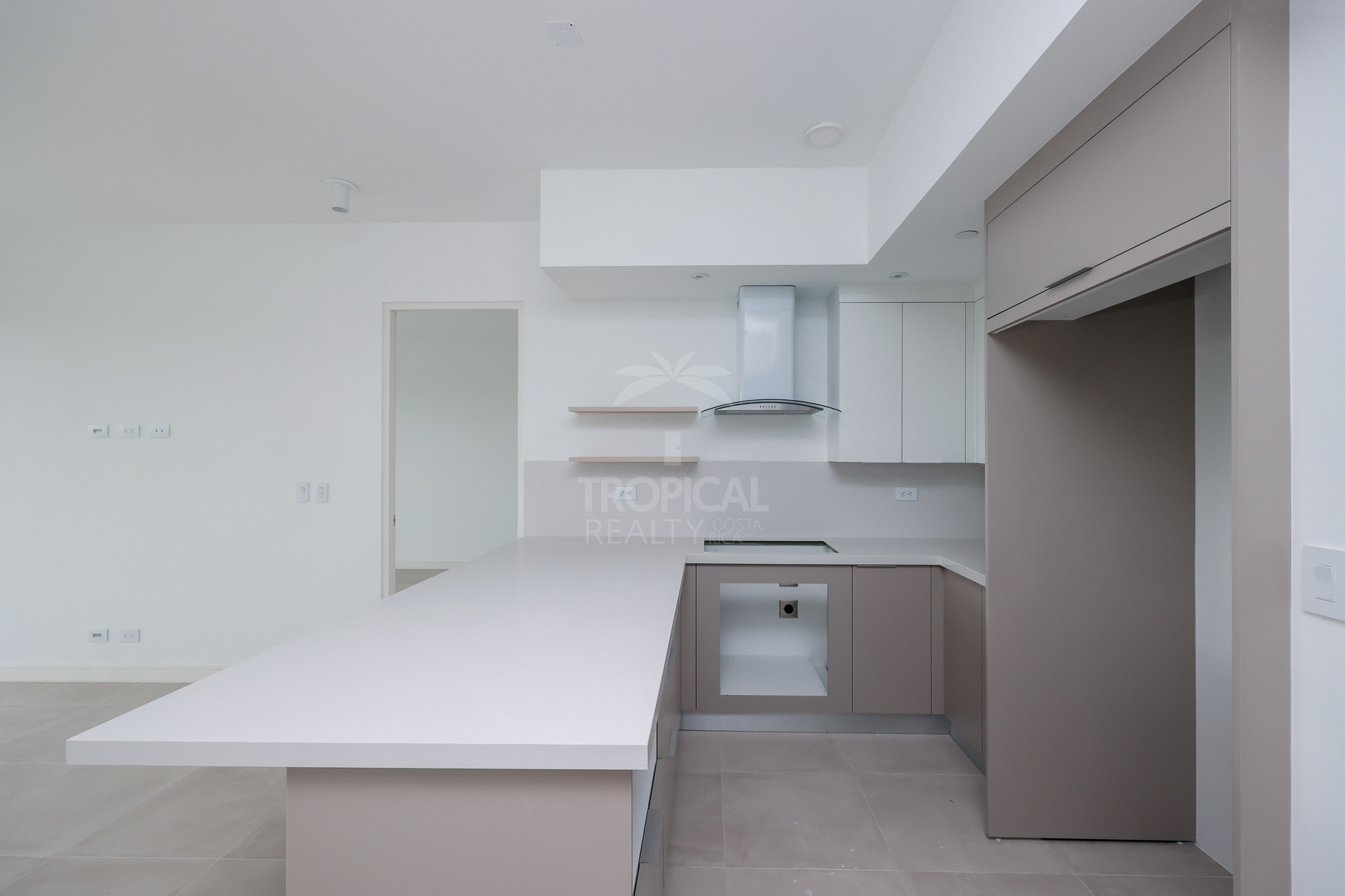 Contemporary City View Apartment – La Sabana, San José