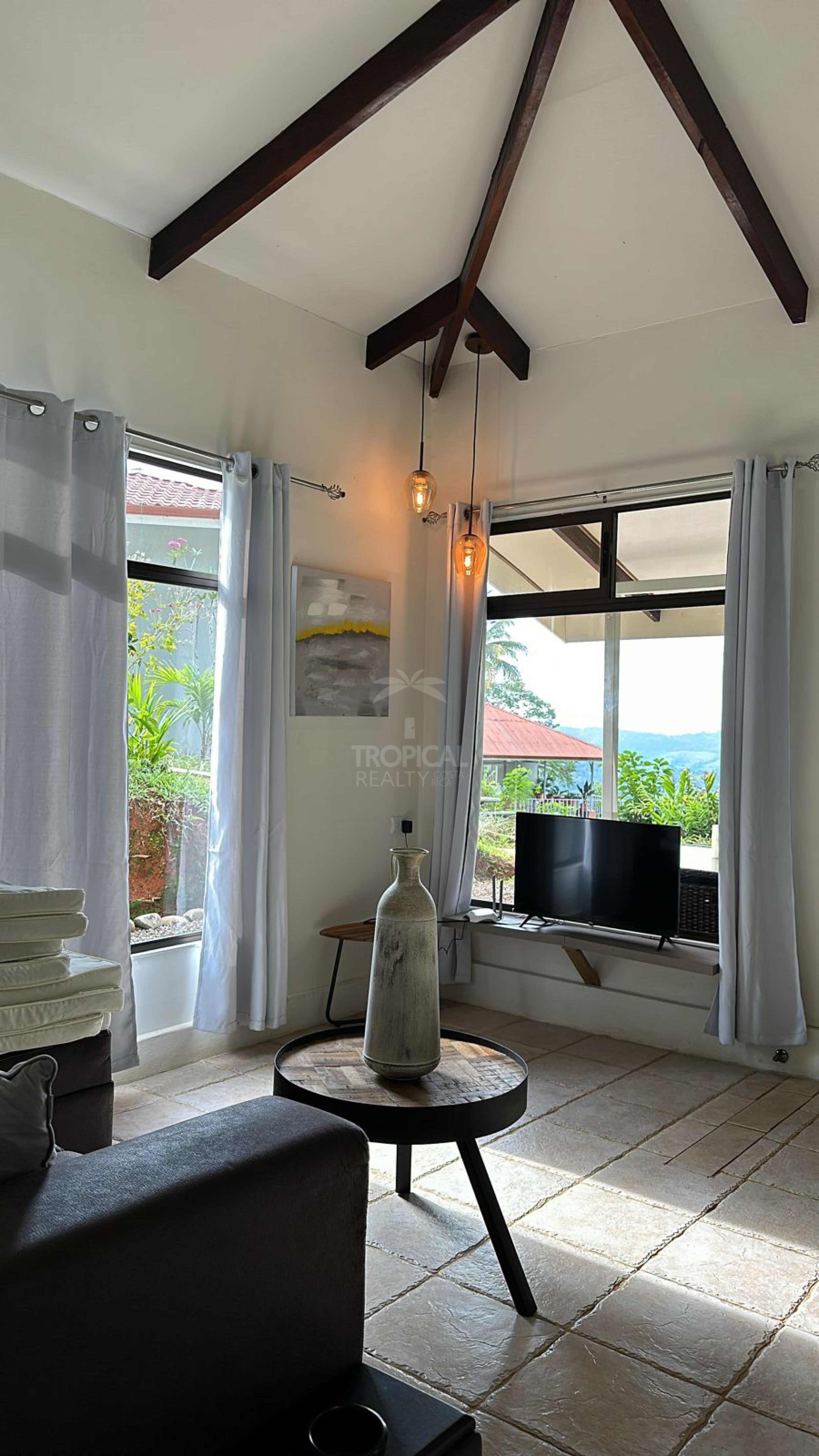 Ocean-View Boutique Hotel in Dominical – 13 Turn-Key Units on 1 Hectare