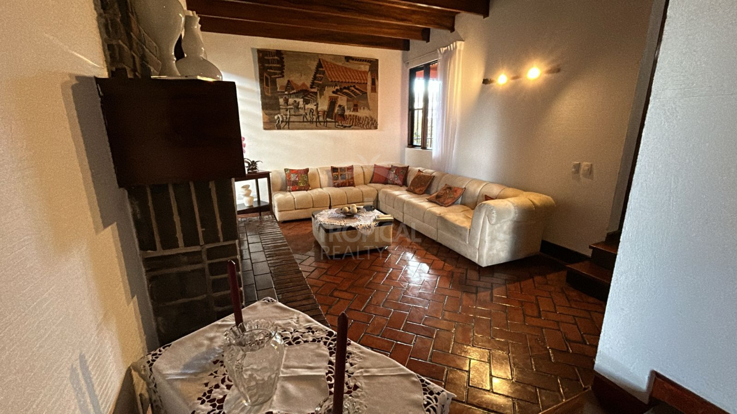 For Sale: House with Mixed Land Use in Granadilla – Large Lot with Development Potential | $819,000