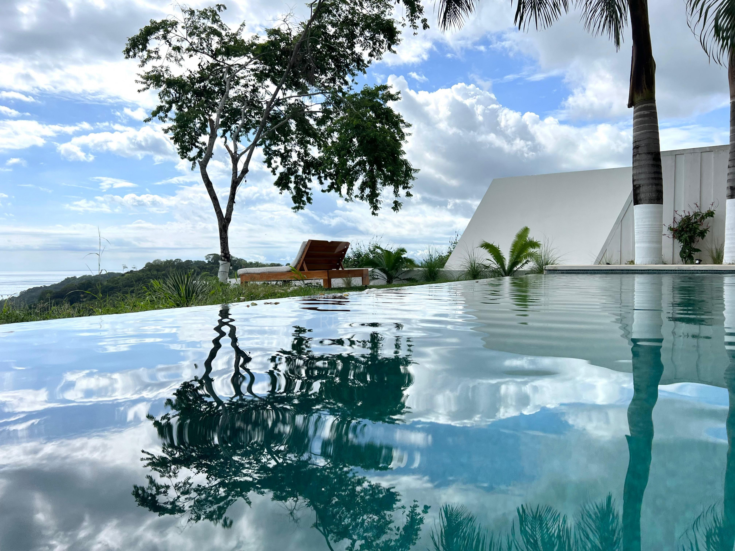 Luxury Ocean View Villa with Guest House – Santa Teresa