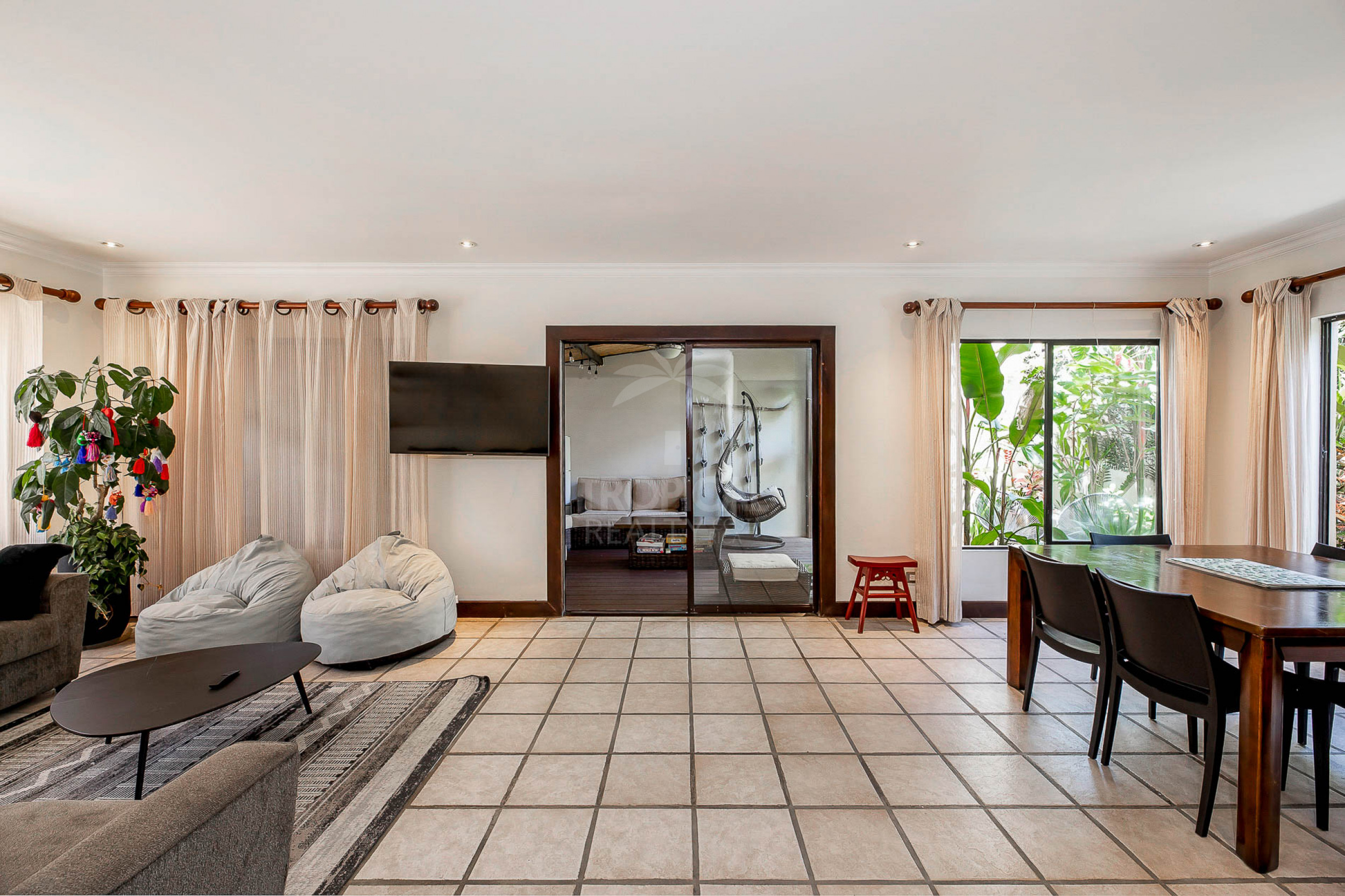 Modern Family Home for Sale in Gated Community – Jaboncillos, Escazú SOLD
