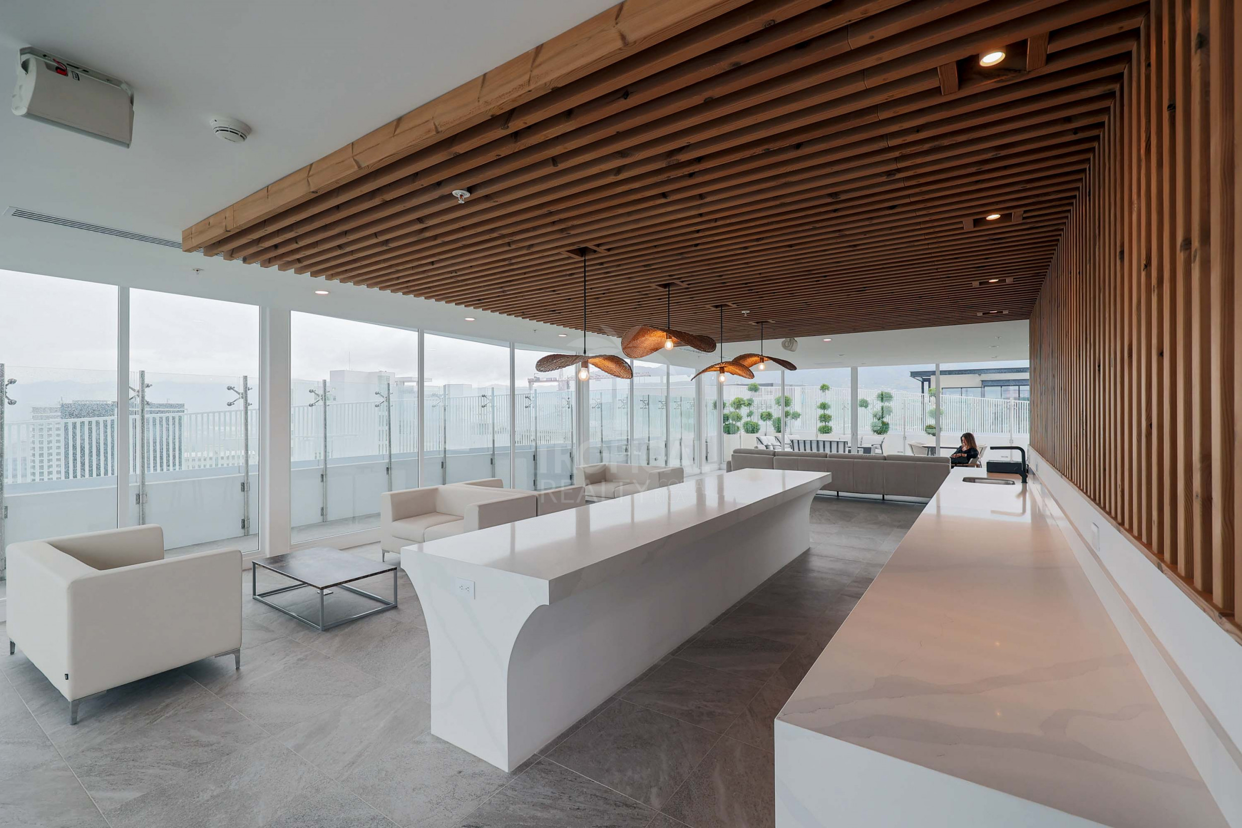 Contemporary City View Apartment – La Sabana, San José