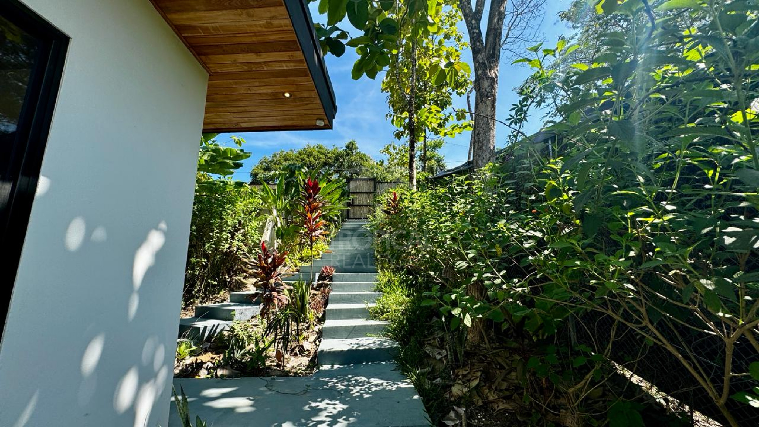 Charming One-Bedroom Home with Pool in Santiago – Just Minutes from Playa Hermosa