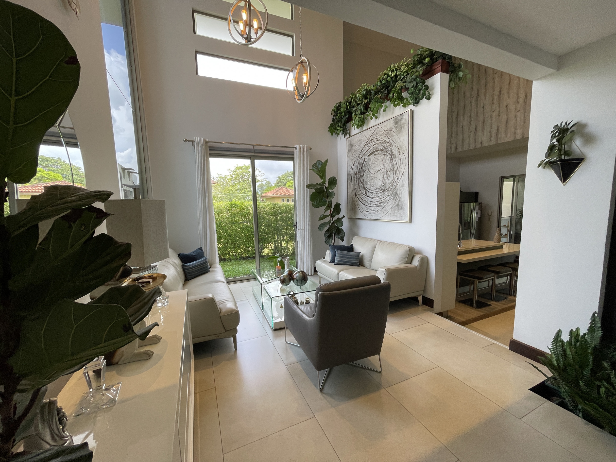 Beautiful House for Sale in Gated Community - Hacienda Los Reyes