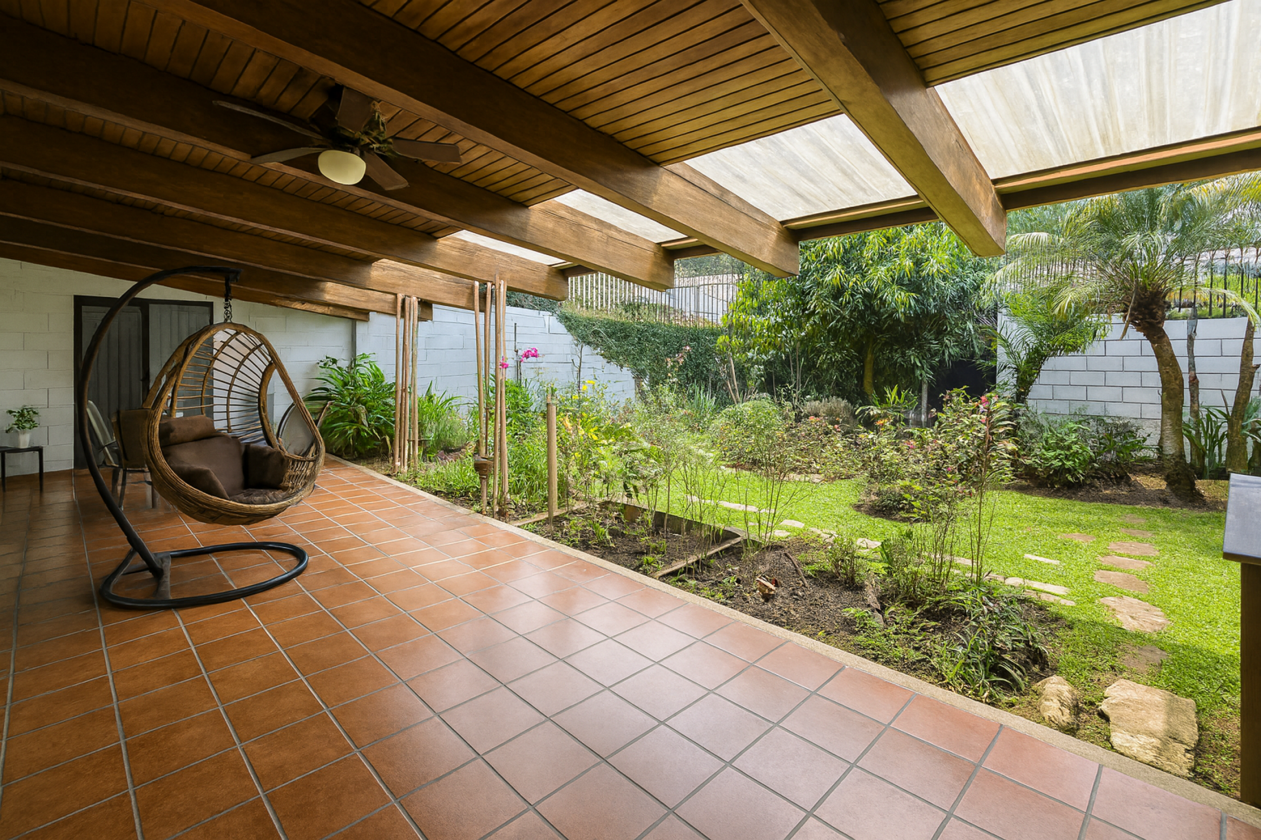 One-Story Home for Sale – Los Laureles, Escazú | Prime Location, Views & Timeless Design