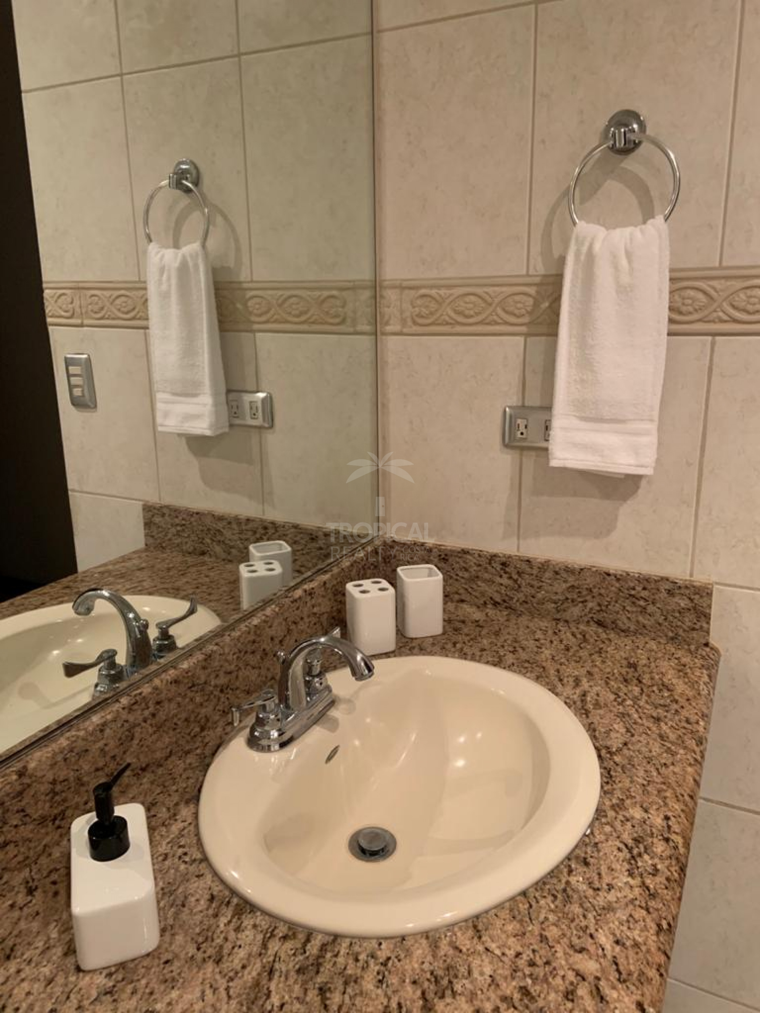 Furnished Apartment for Rent in San Rafael de Escazú – 2 Bedrooms