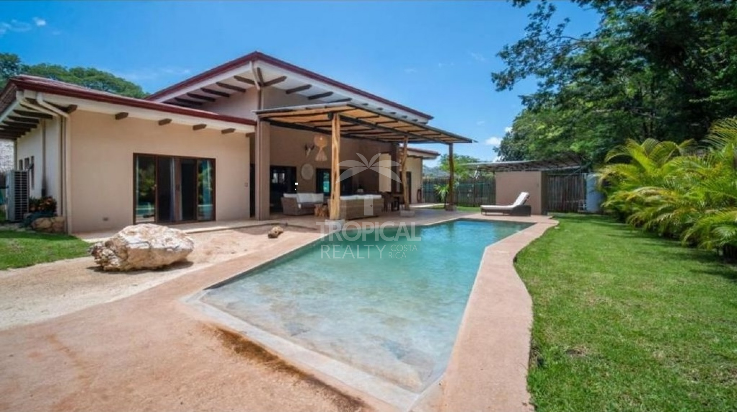 Luxurious Boutique Hotel for Sale: Potrero Beach Paradise, Guanacaste