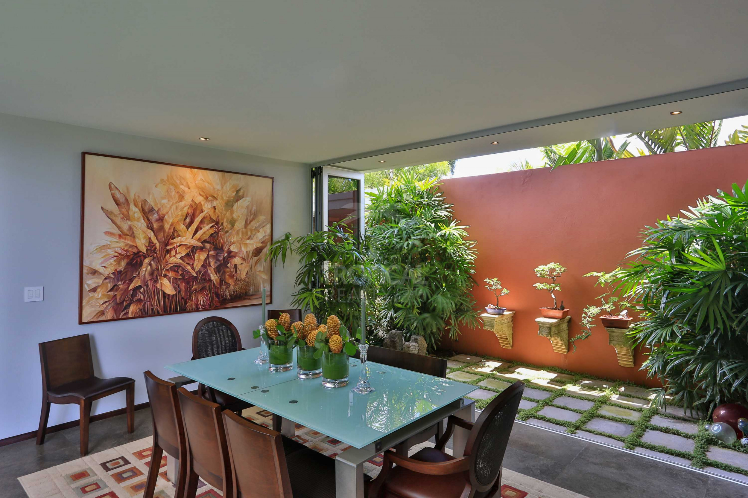 Luxury Home for Sale in Ciudad Colón – Infinity Pool & Forest Views