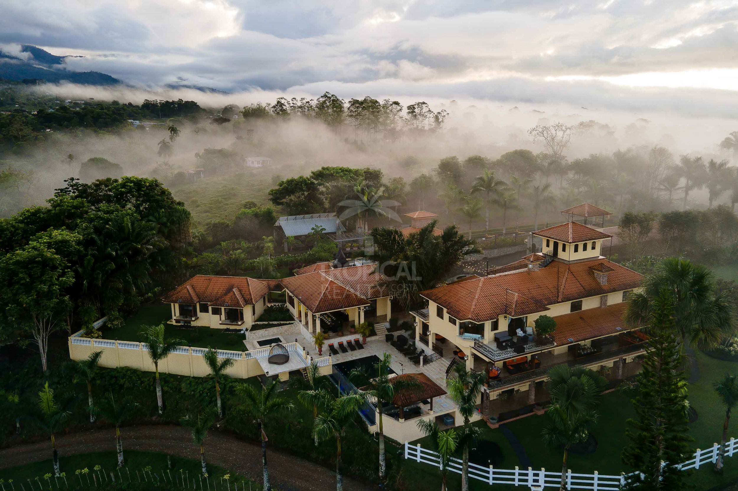 Grand Luxury Estate – Rancho Villa Verde