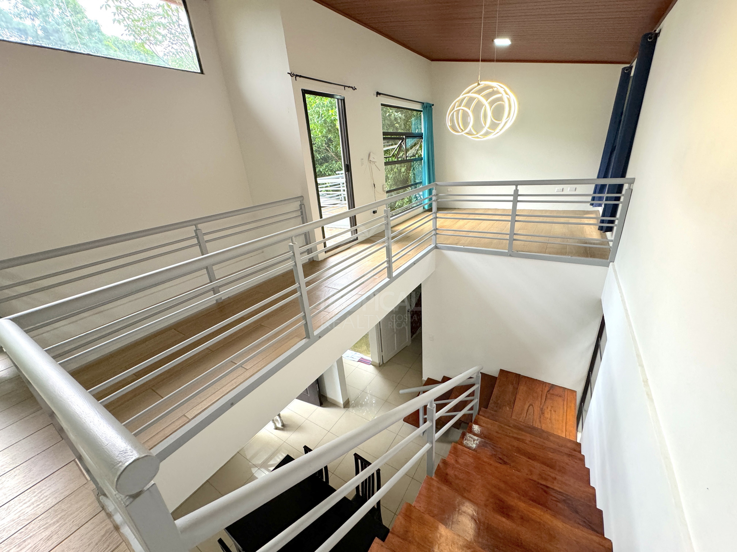 Modern Home for Sale in Playas del Coco – 2 Bedrooms, Fenced Garden, and Pool Potential