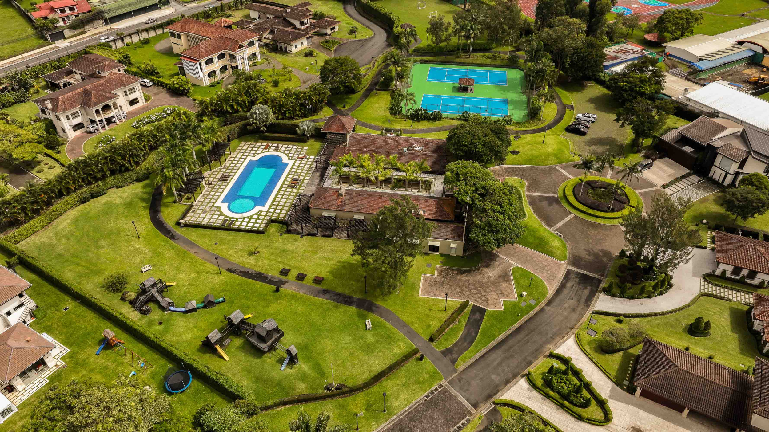 Monteran Luxury Estate: Exquisite 3-Bedroom Residence SOLD