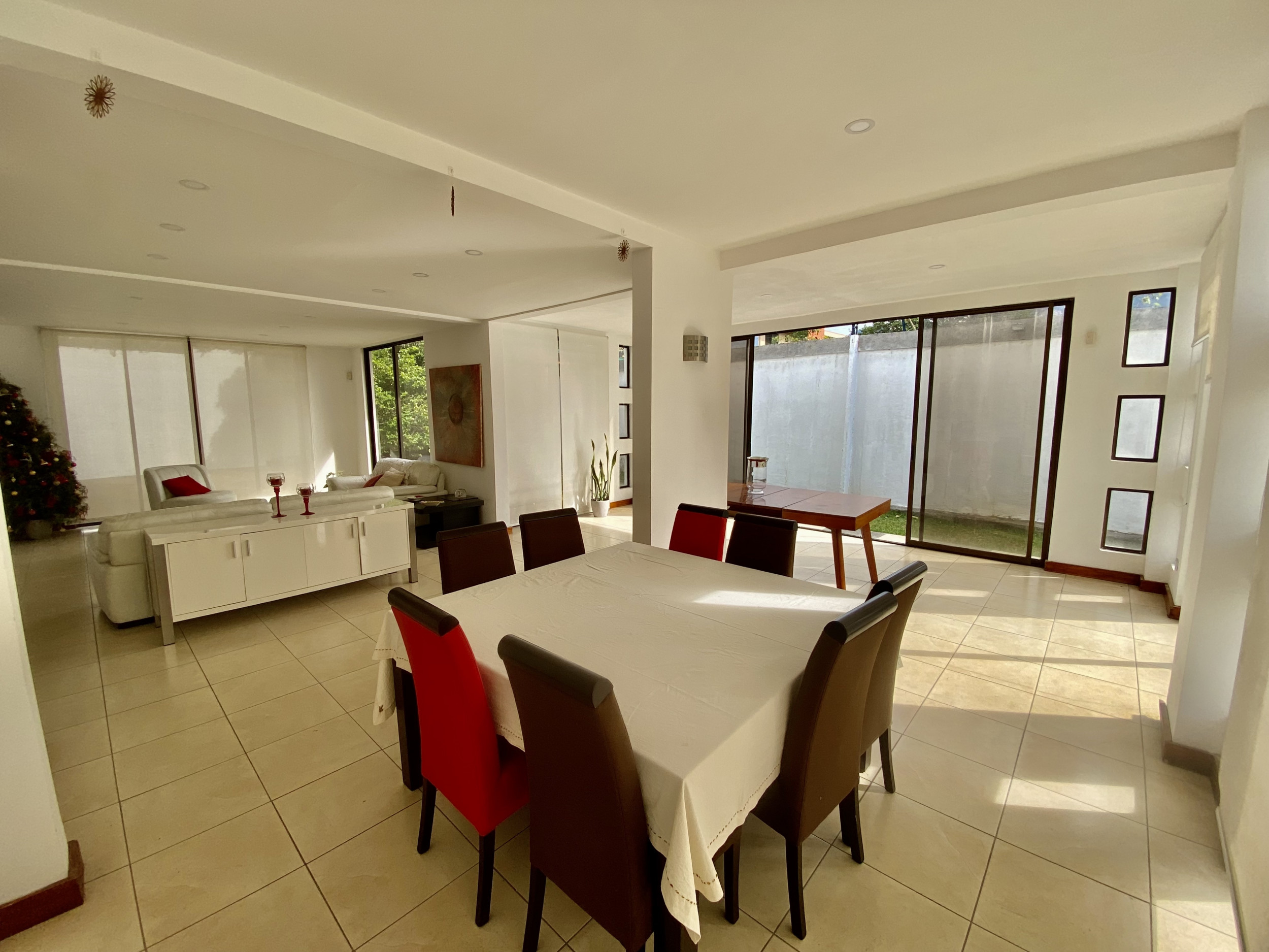 SOLD Luxury Contemporary Residence in Escazú: Spacious Living, Natural Light, and Exclusive Amenities in South Guachipelin