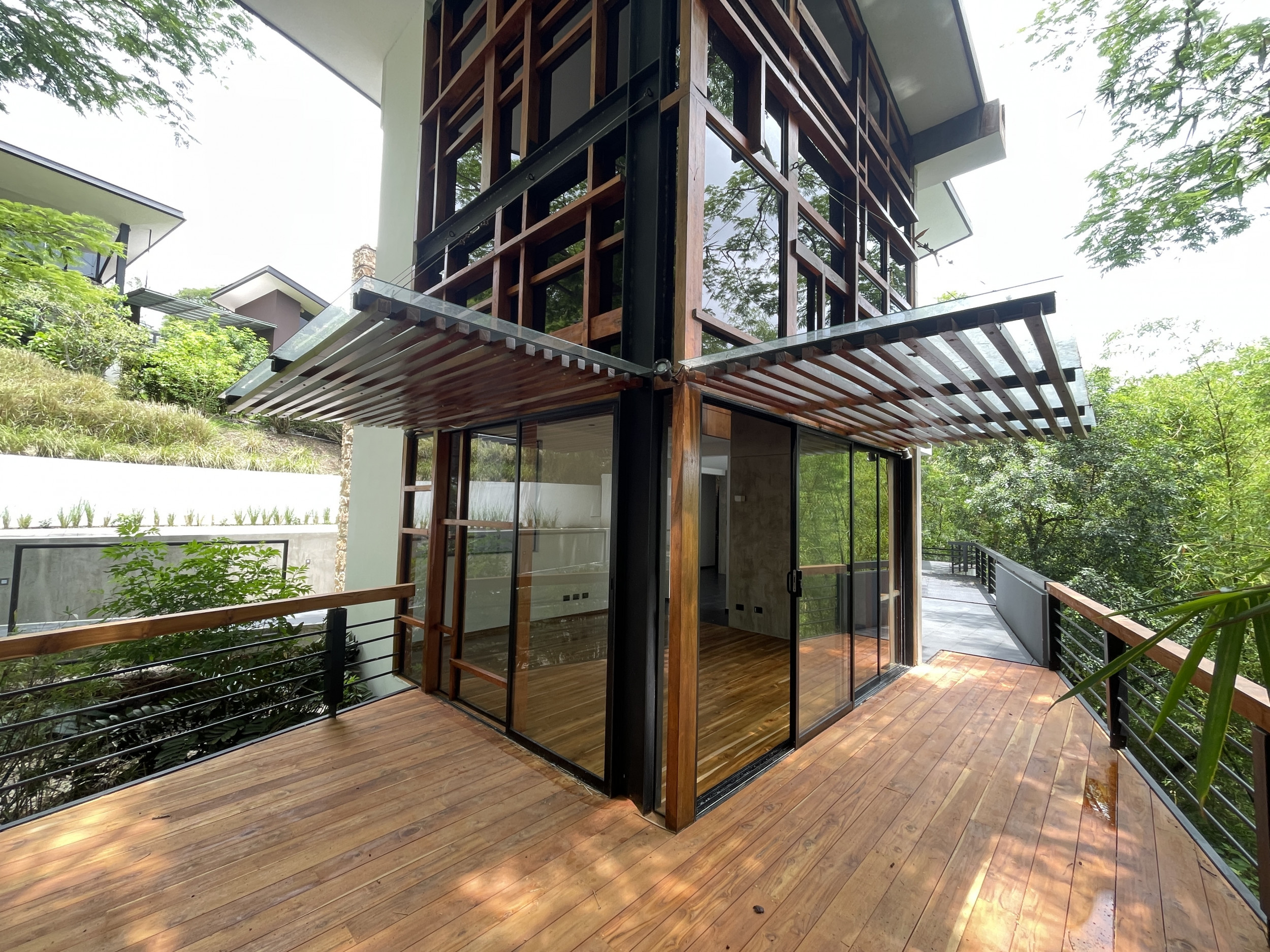 Villa Real Santa Ana: Stunning Contemporary Investment Property with Panoramic Views