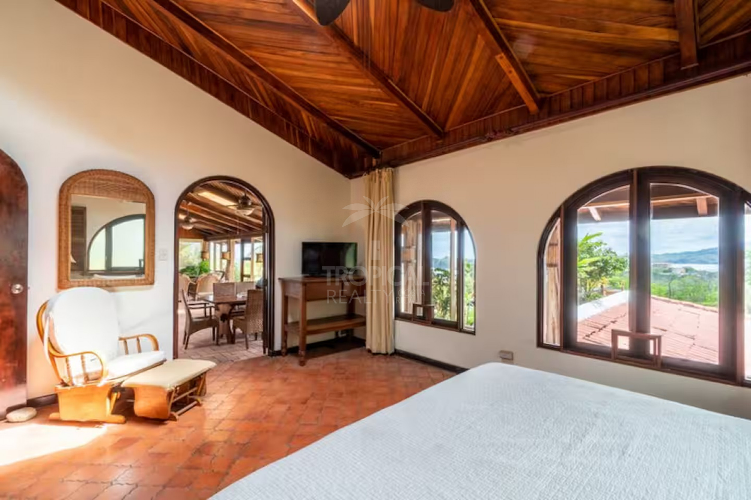 Exclusive 2-Bedroom Villa with Panoramic Ocean Views on the Cliff Top