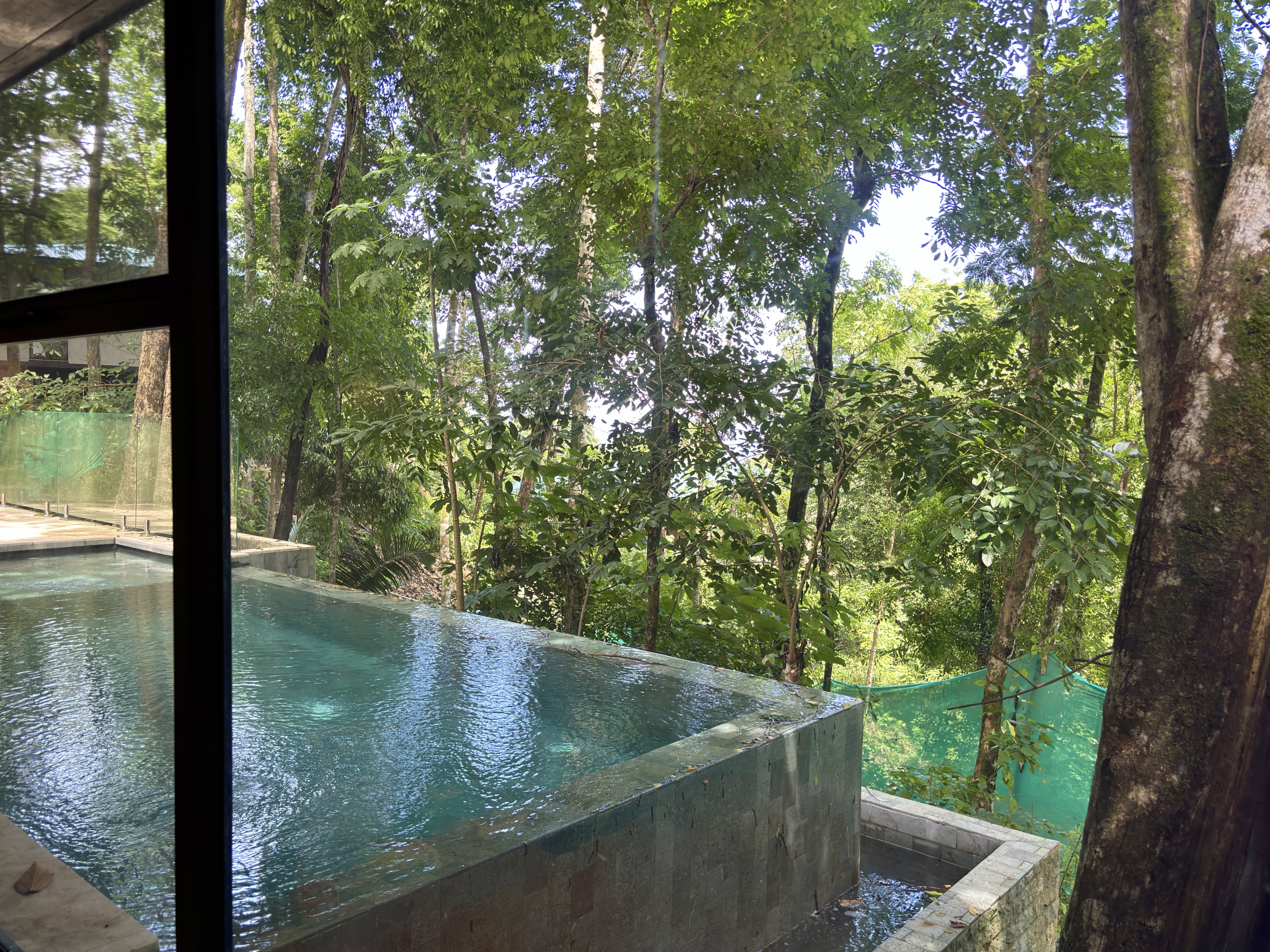 Modern Retreat Surrounded by Lush Nature in Santa Teresa