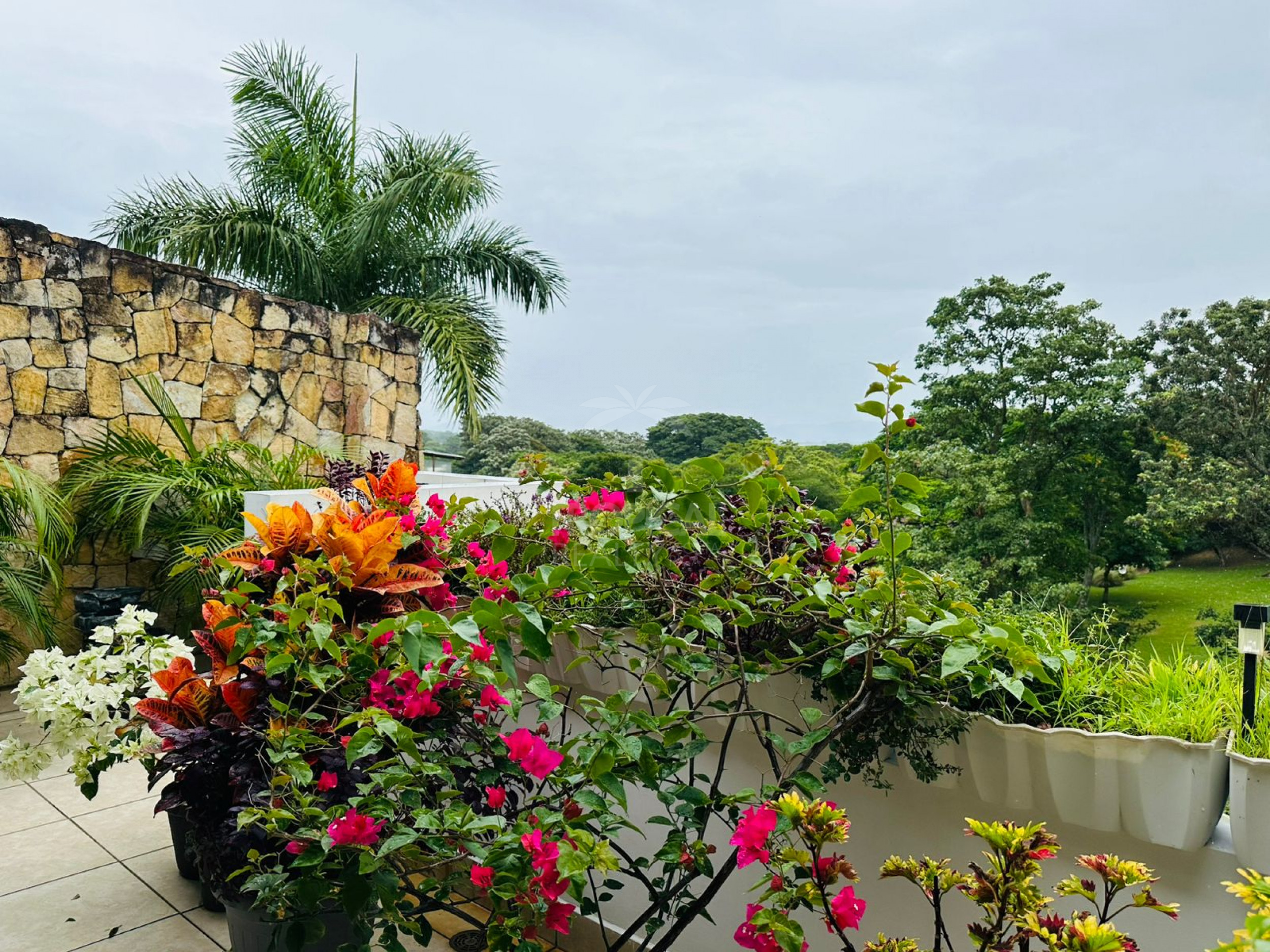 One-Level Penthouse in Avalon Country, Santa Ana – $240,000