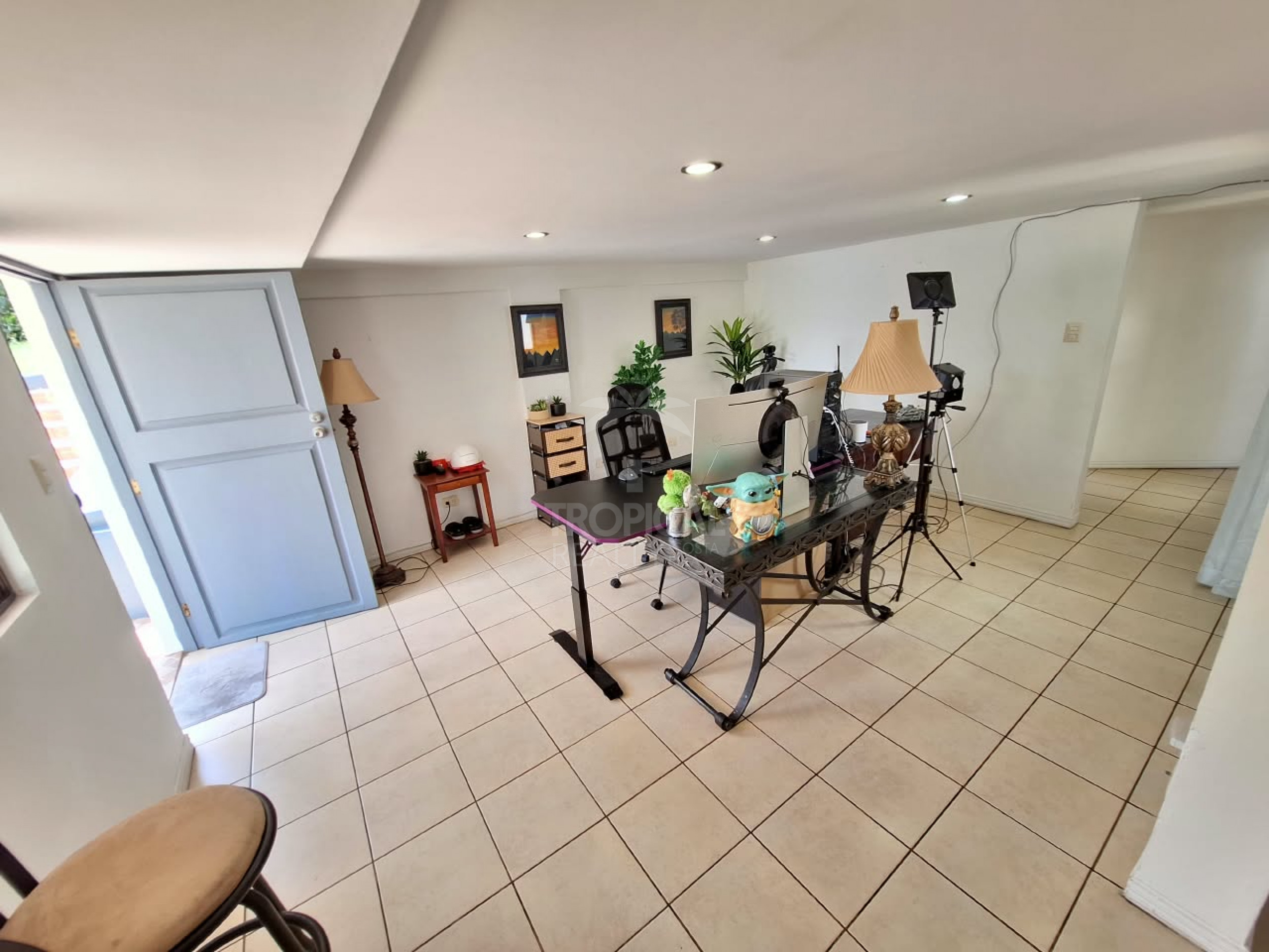 Multi-Purpose Property for Sale in Downtown Heredia – Residential Comfort, Investment Potential and Commercial Opportunity