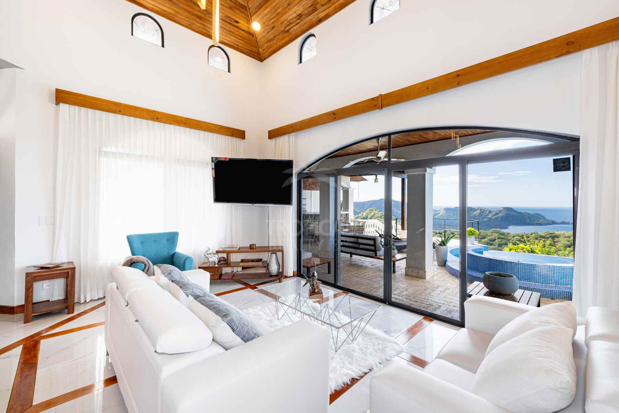 Luxury Villa in Guanacaste with Infinity Pool and Panoramic Ocean & Volcano Views