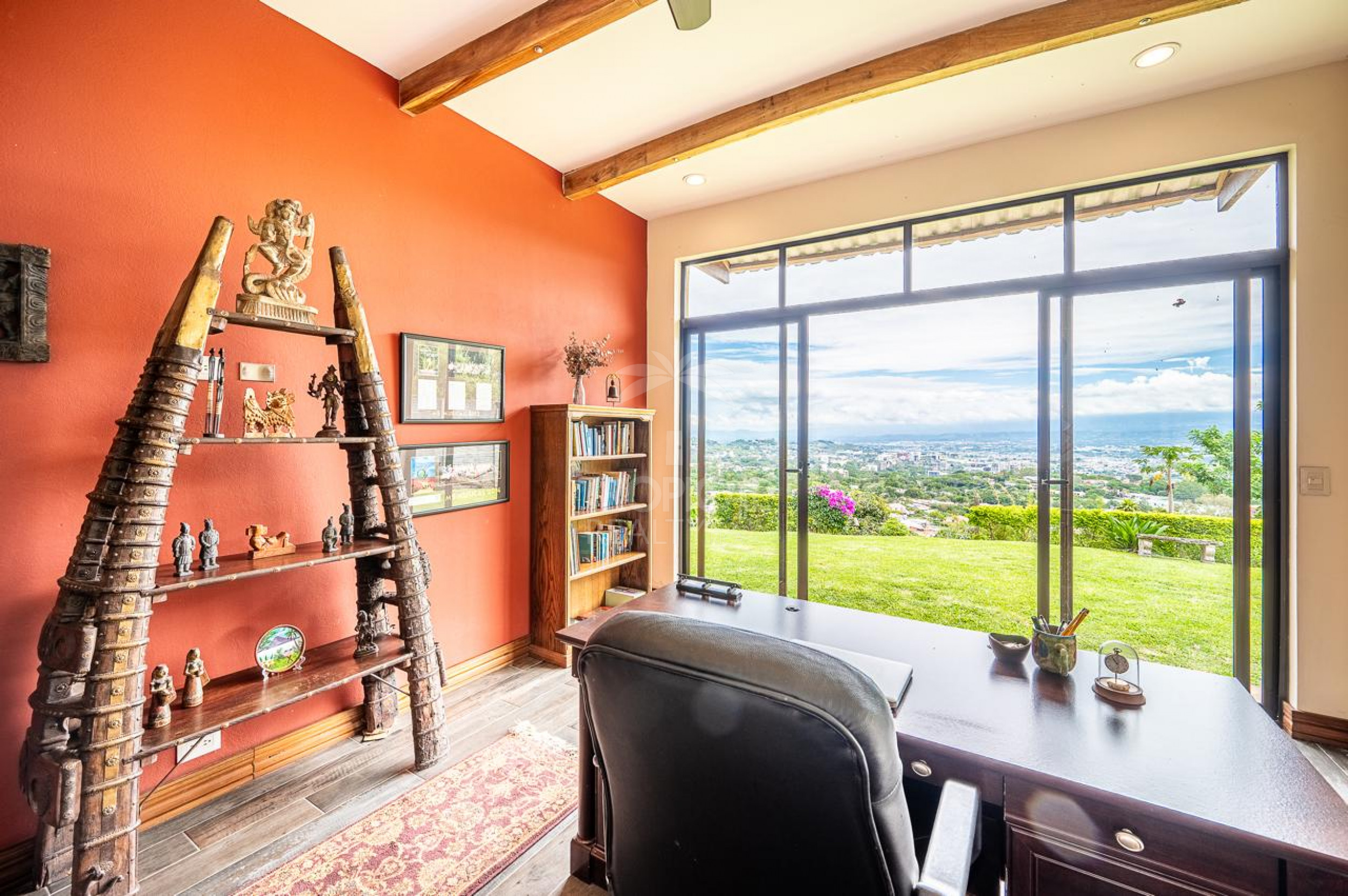 Panoramic home Escazu, property with a home and 2 apartments SOLD