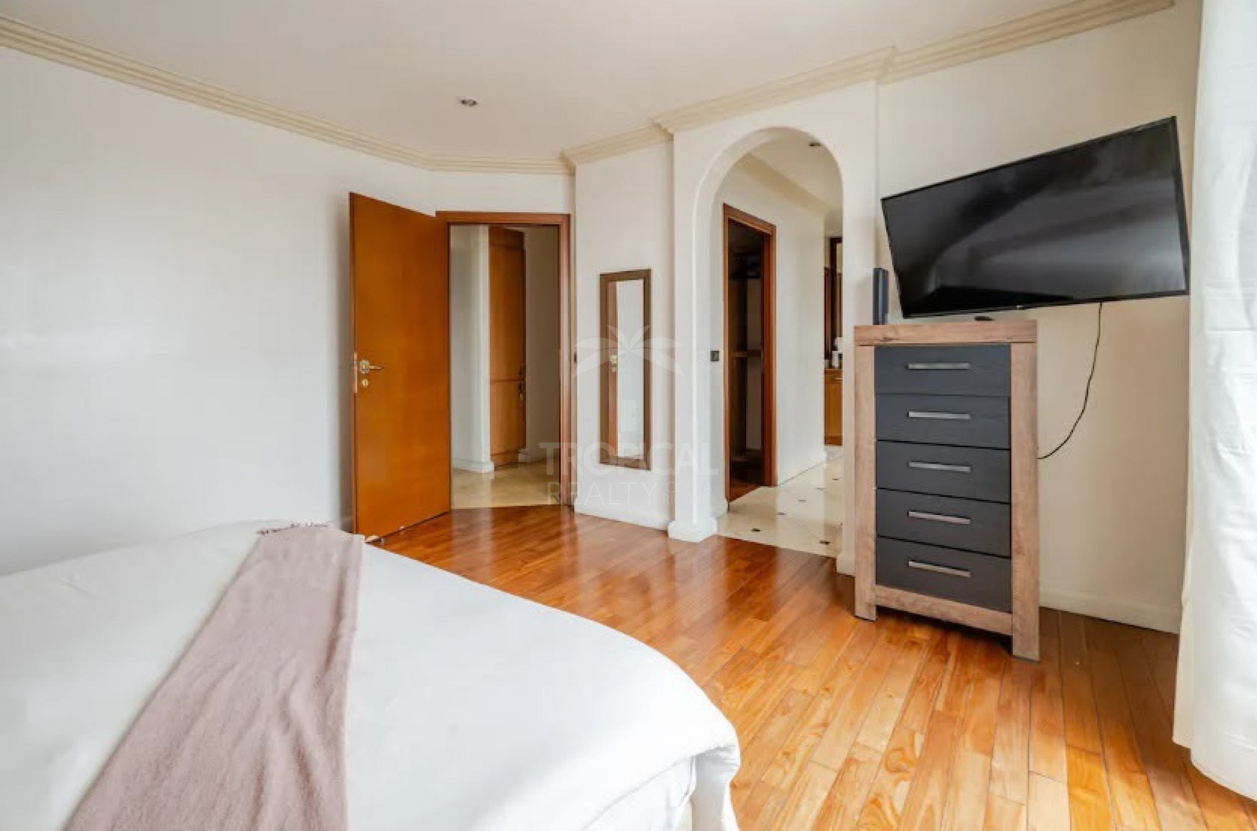 Exclusive Fully Furnished Apartment in Trejos Montealegre, Escazú