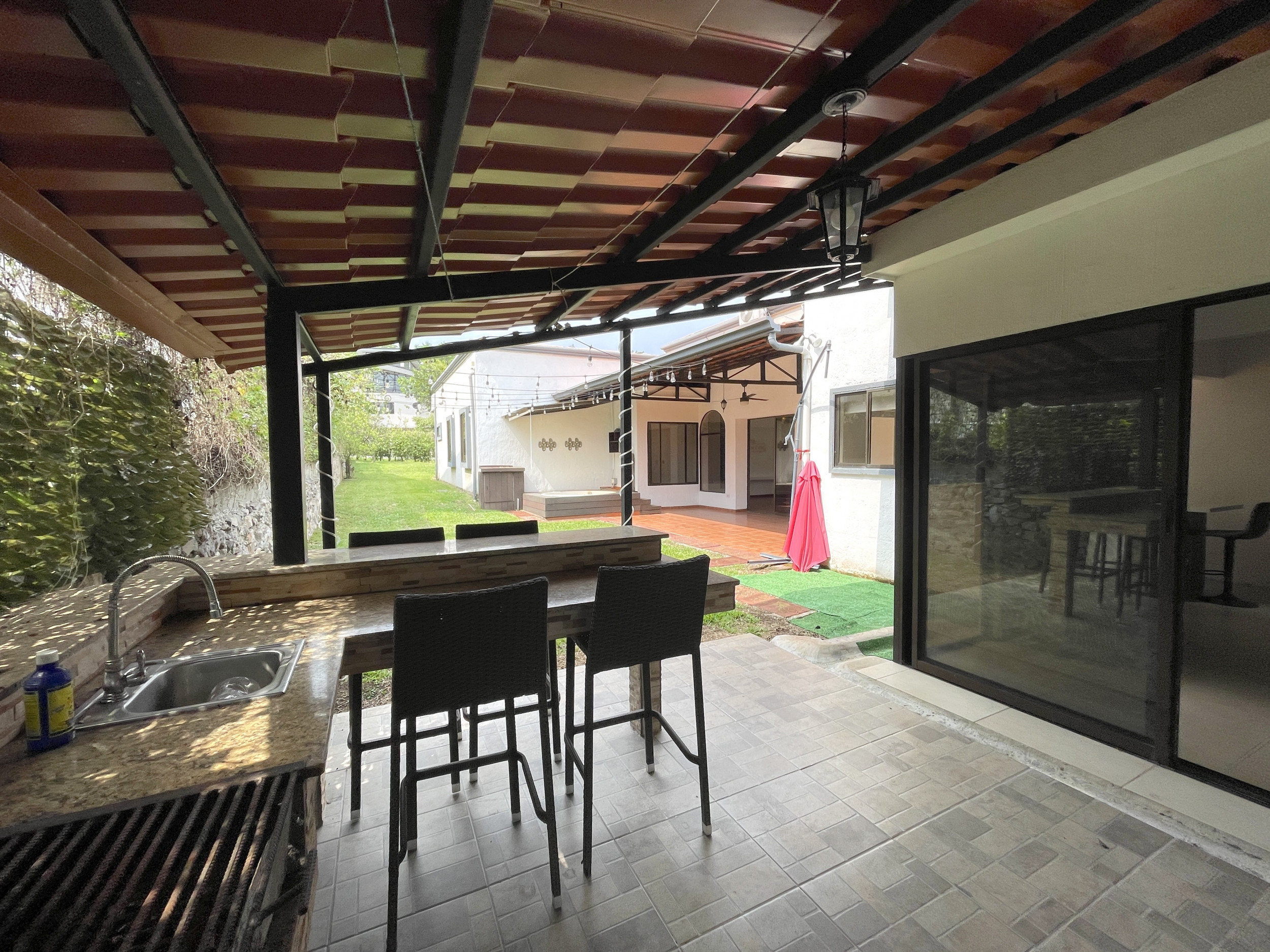 SOLD Single-story house for sale Hacienda Los Reyes