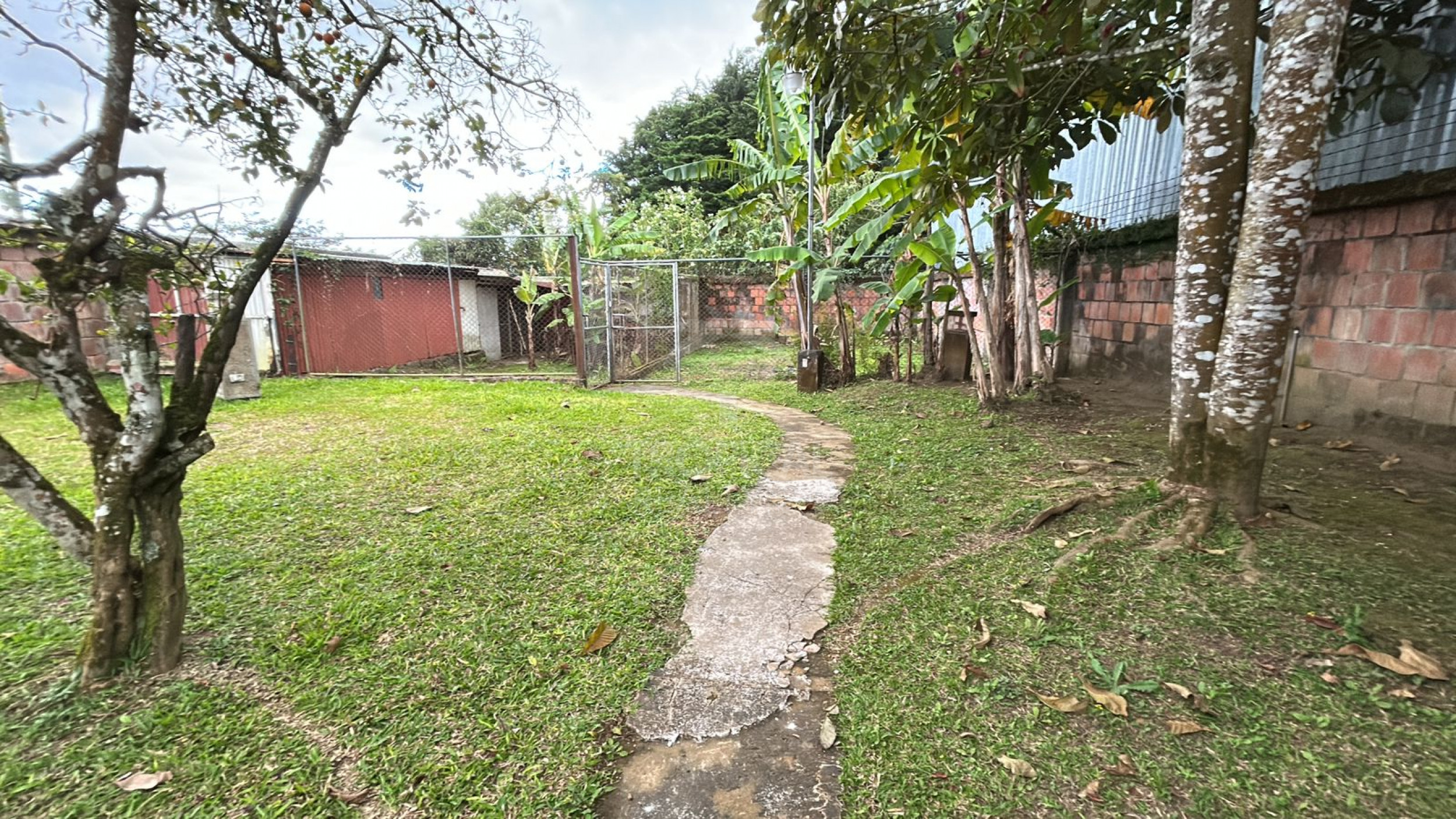 For Sale: House with Mixed Land Use in Granadilla – Large Lot with Development Potential | $819,000