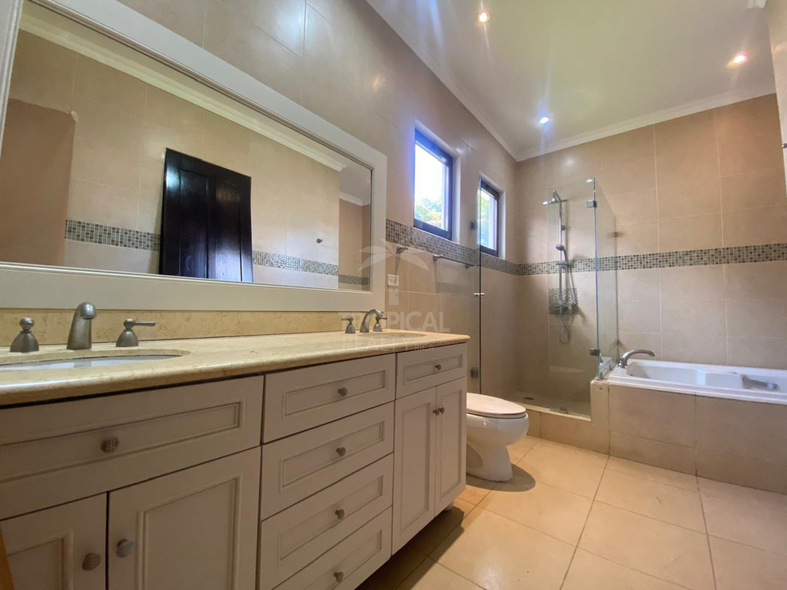 Remodeled Home for Rent in Gated Community – Piedades, Santa Ana