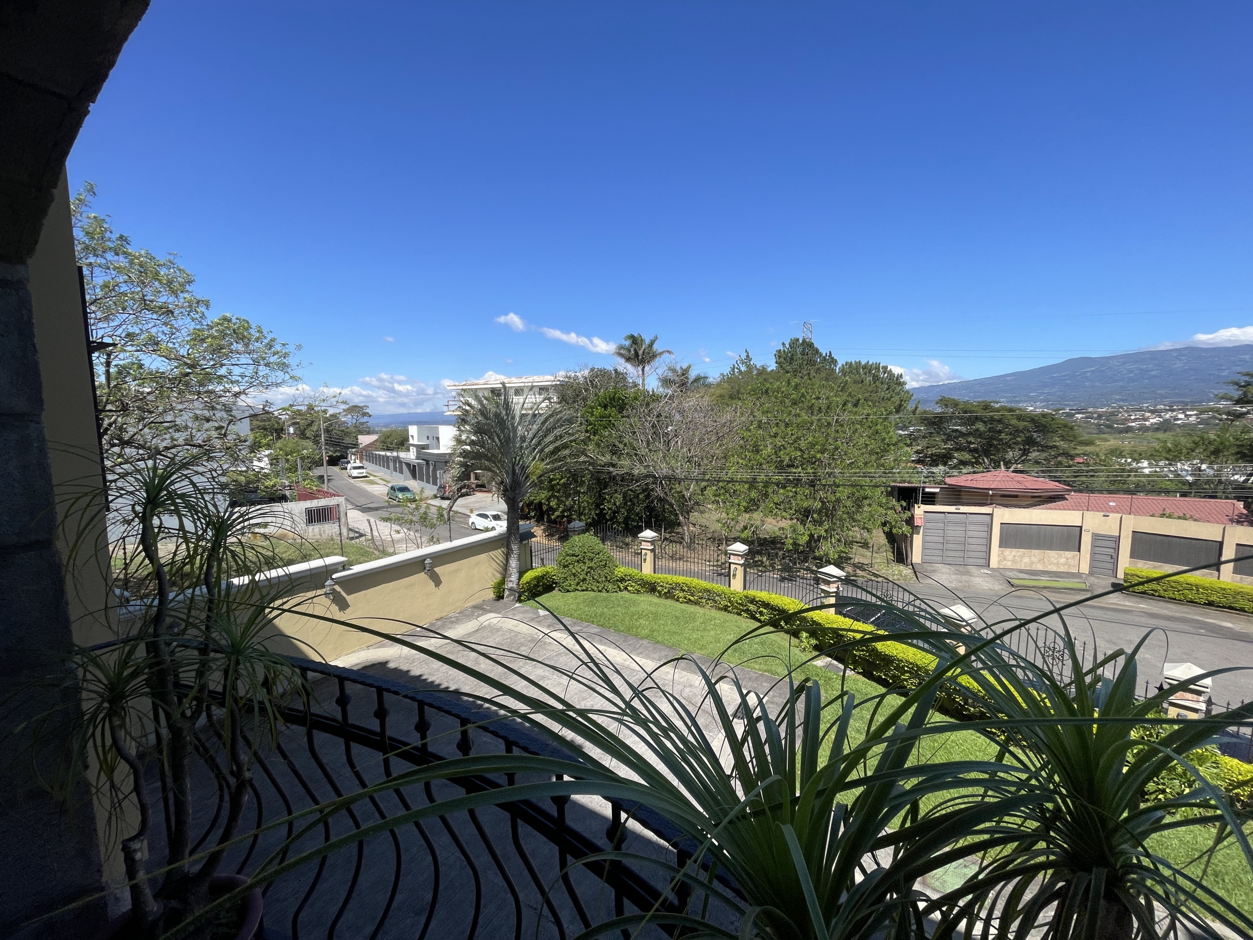 House for Sale in Vistas de Pereira, Guachipelín Norte,