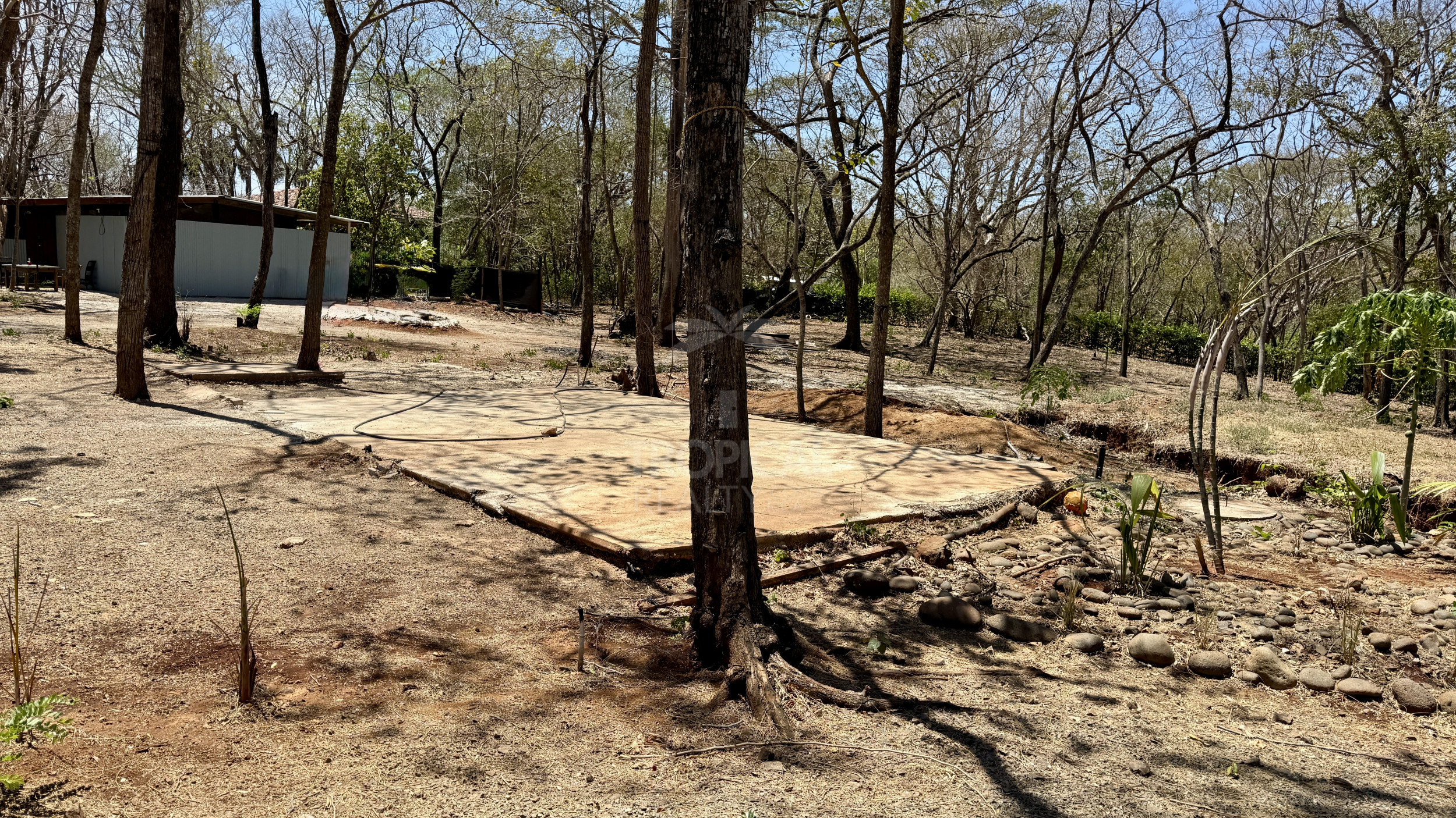 Prime 1.23 acres Lot Near Playa Avellanas – with a 2 bedrooms home