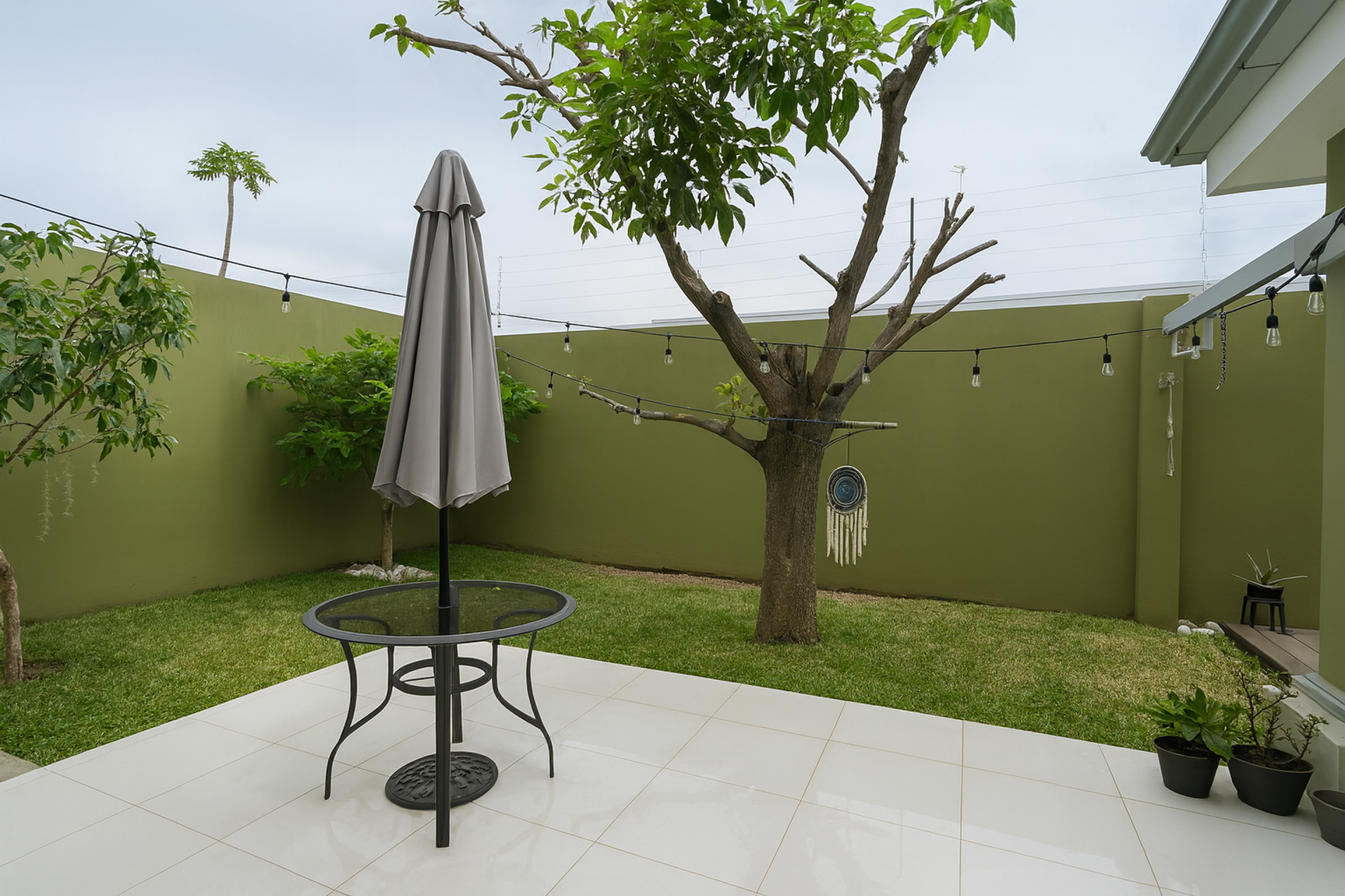 Townhouse for Rent or Sale with Garden and Full Amenities – Pozos de Santa Ana