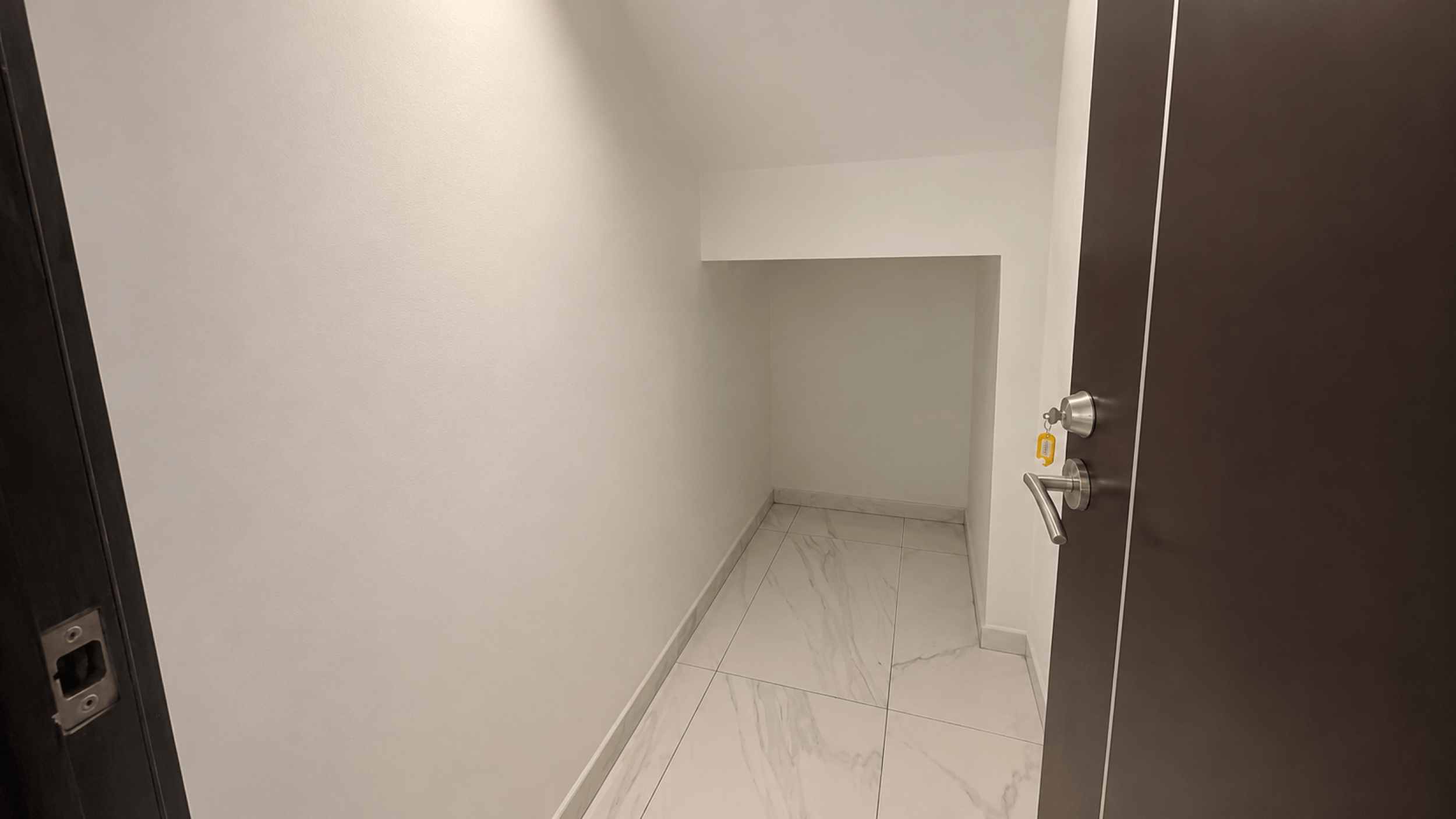 Modern Home for Rent in Santa Ana – 3 Bedrooms with Terrace and Spacious Living Areas