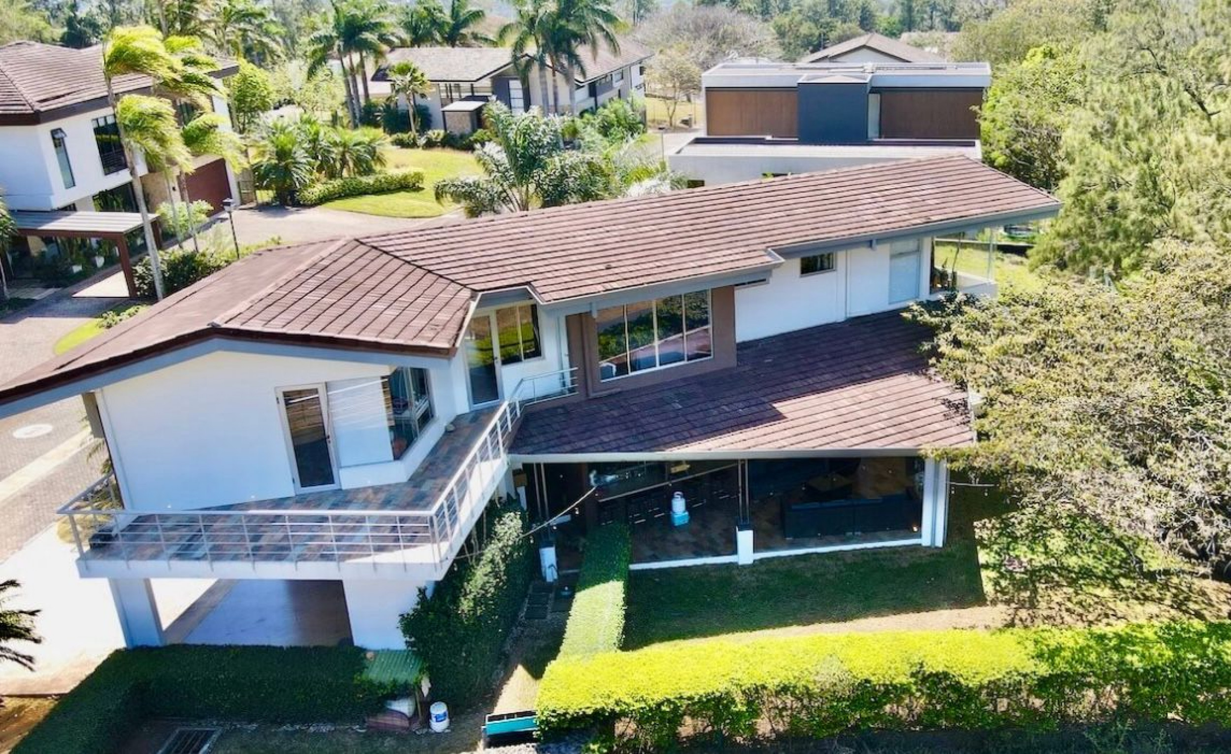 Charming two-story residence in Los Reyes La Guacima SOLD