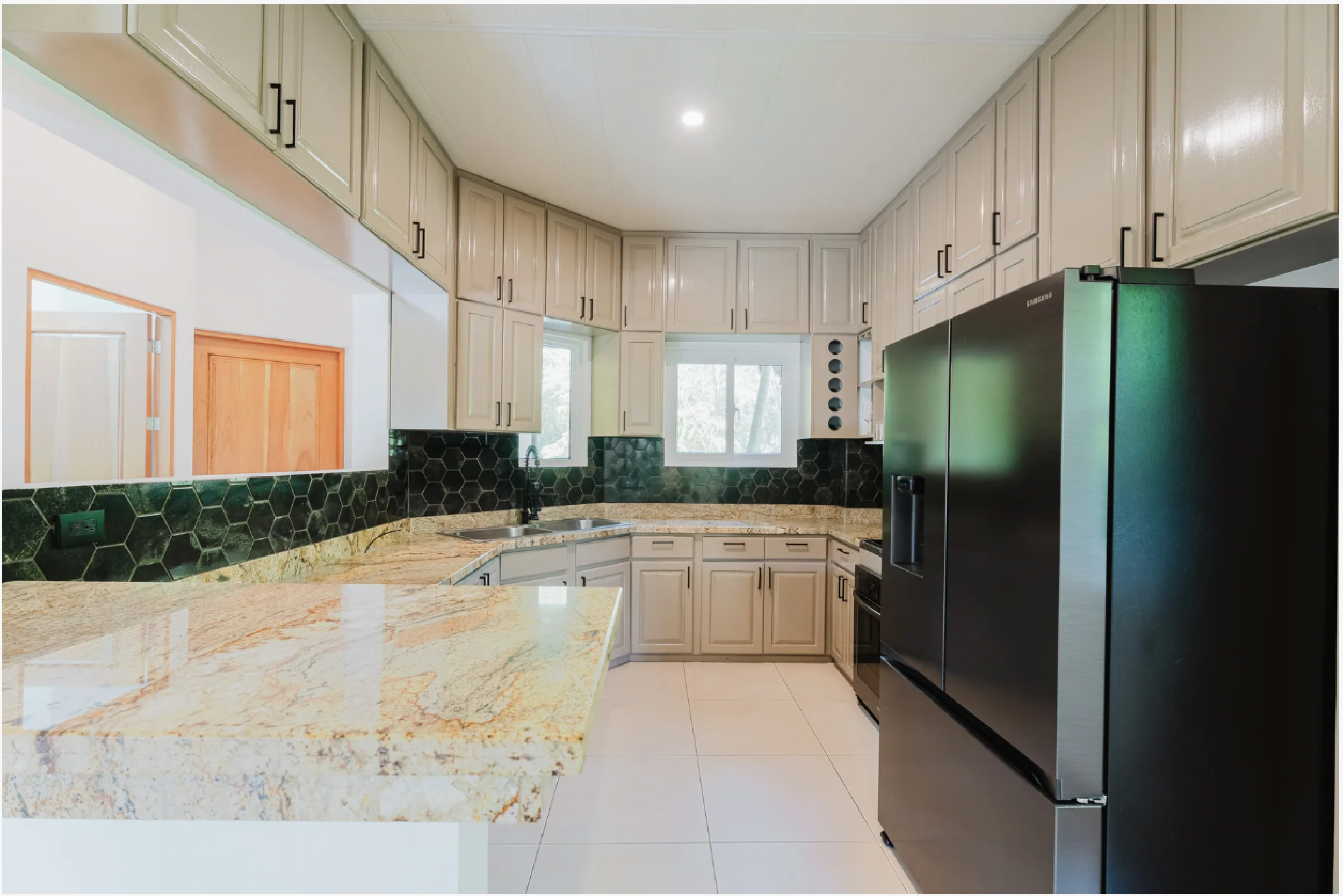 4-Bedroom Townhouse for Sale in Herradura – Reserva Las Lomas near Los Sueños Marina