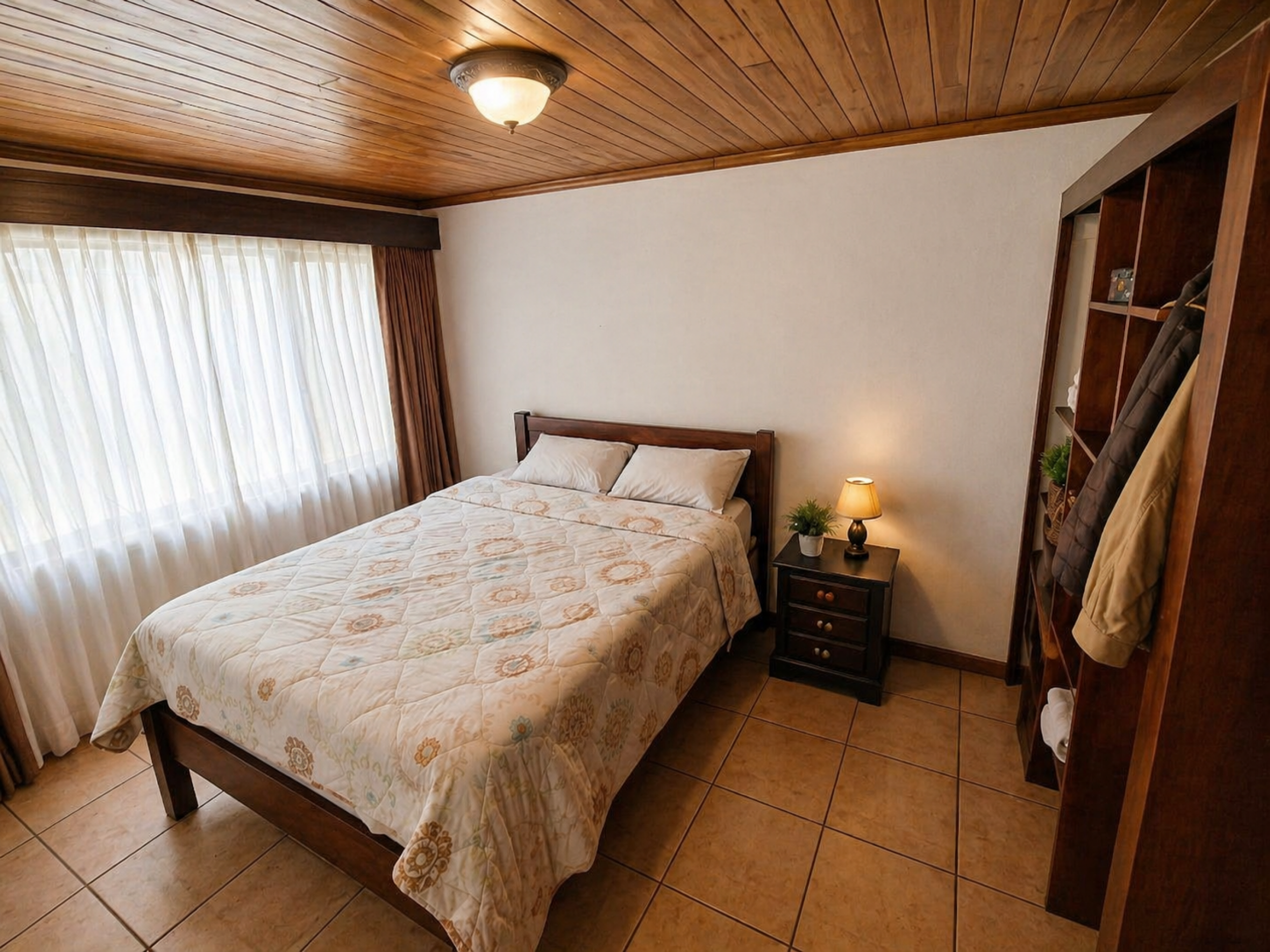 Home for Sale in Curridabat – 3 Levels, Office, TV Room & Spacious Layout