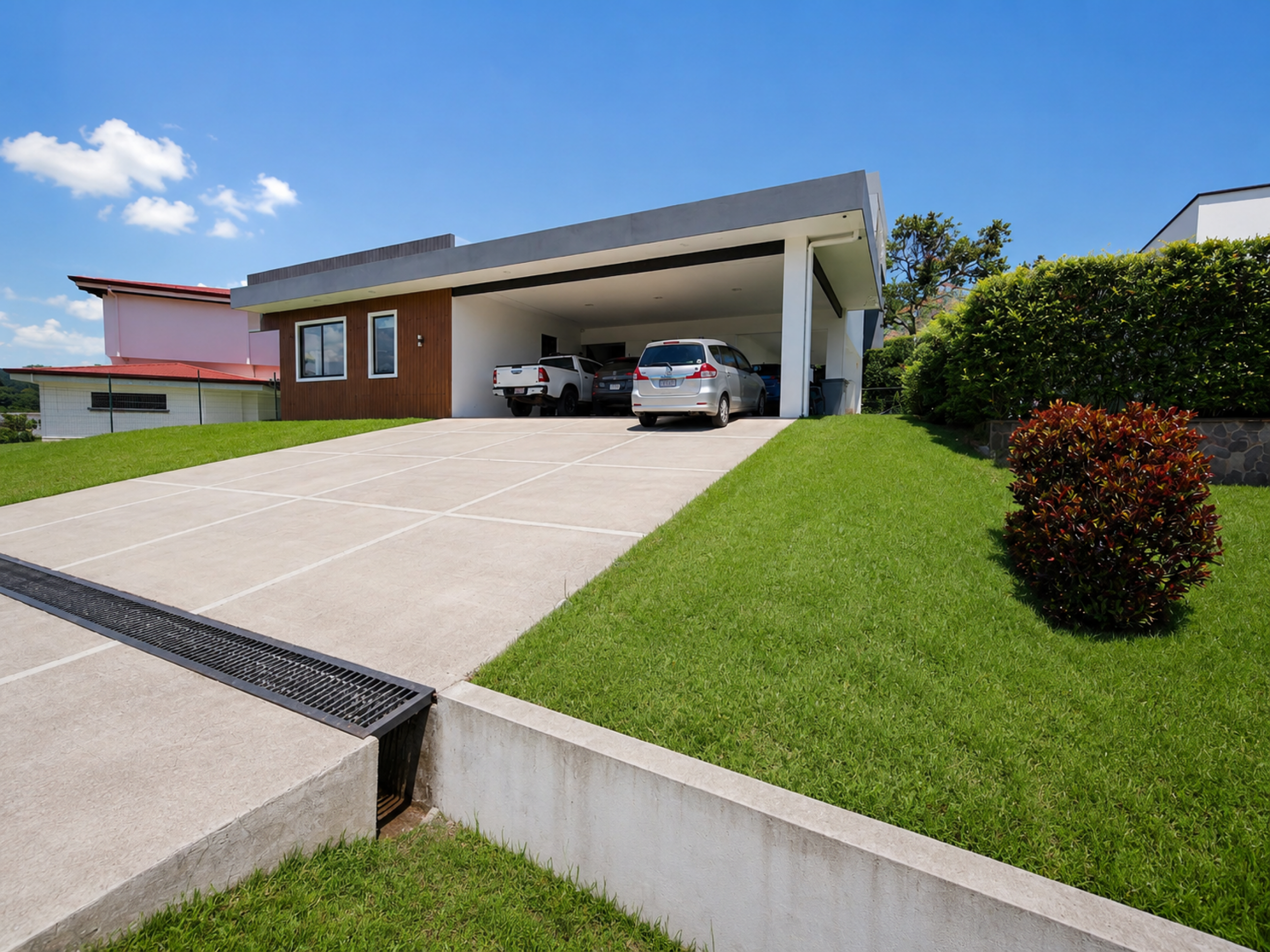 Luxury Home with Independent Apartment in Hacienda Los Reyes | Space, Privacy & Exceptional Value