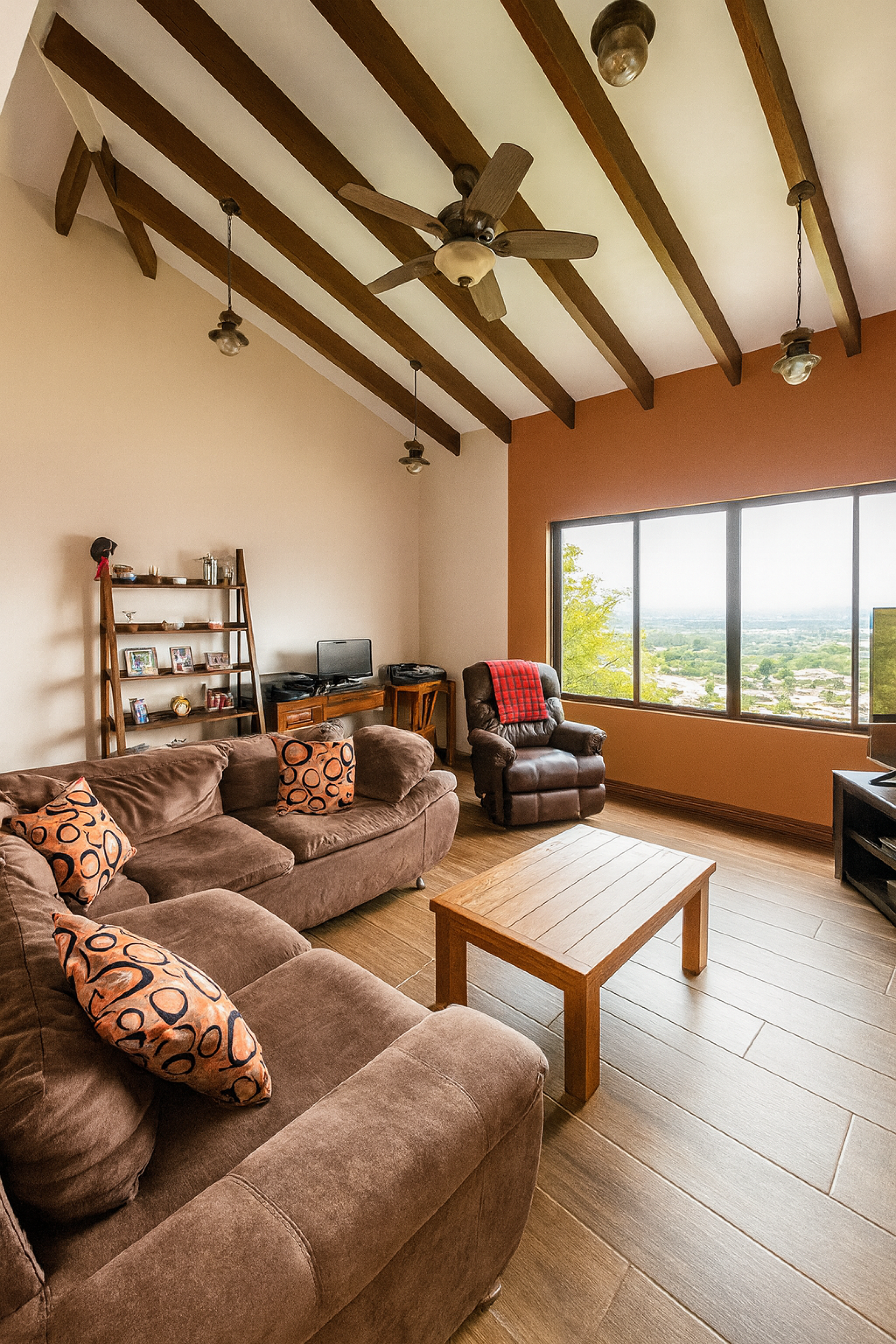 Stunning Home with Pool, Guest Apartments and Panoramic Views in Escazú | ISOLD