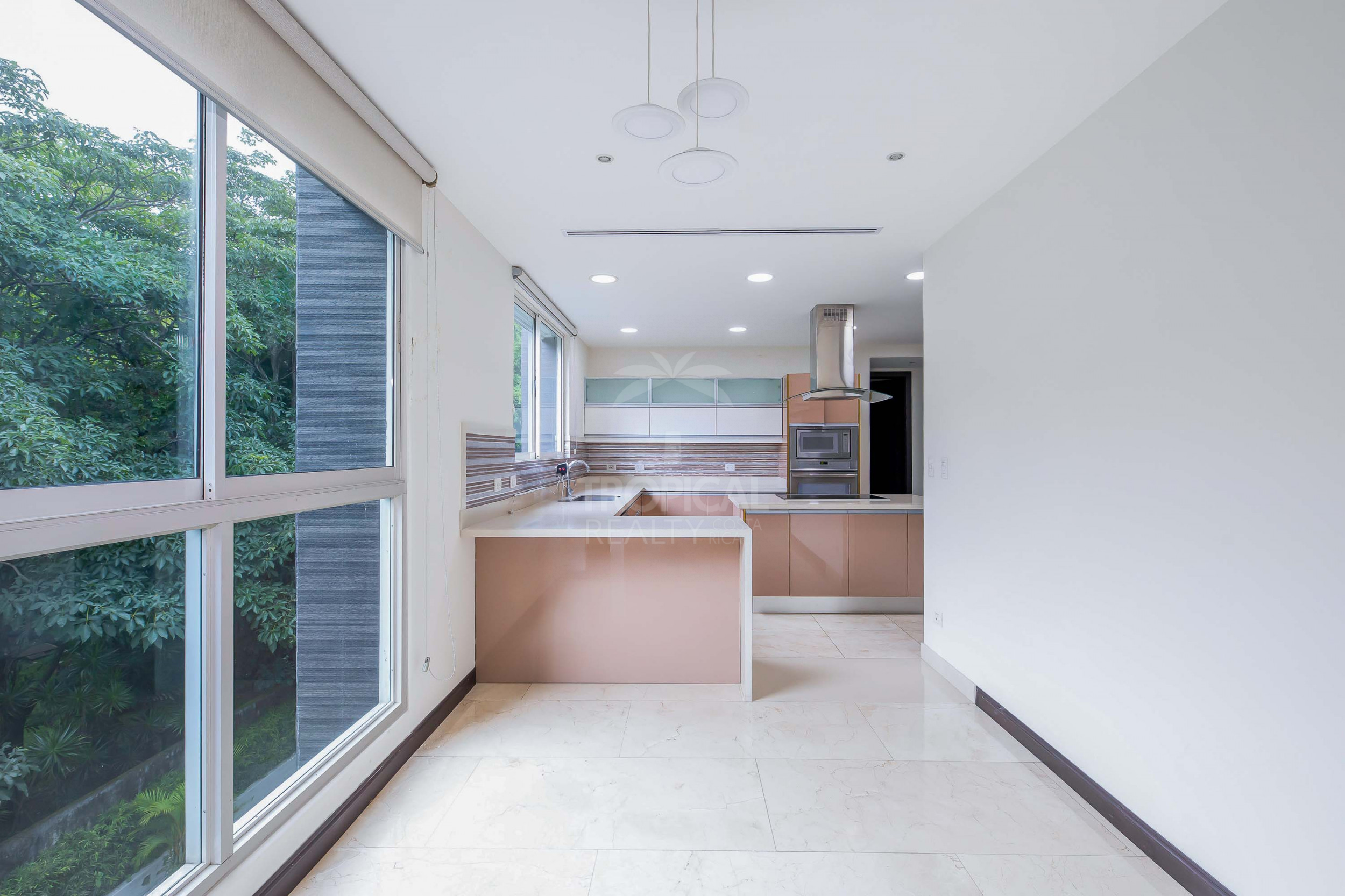 Panoramic 3-Bed Luxury Condo for Sale in Jaboncillos, Escazú | Walk to La Paco