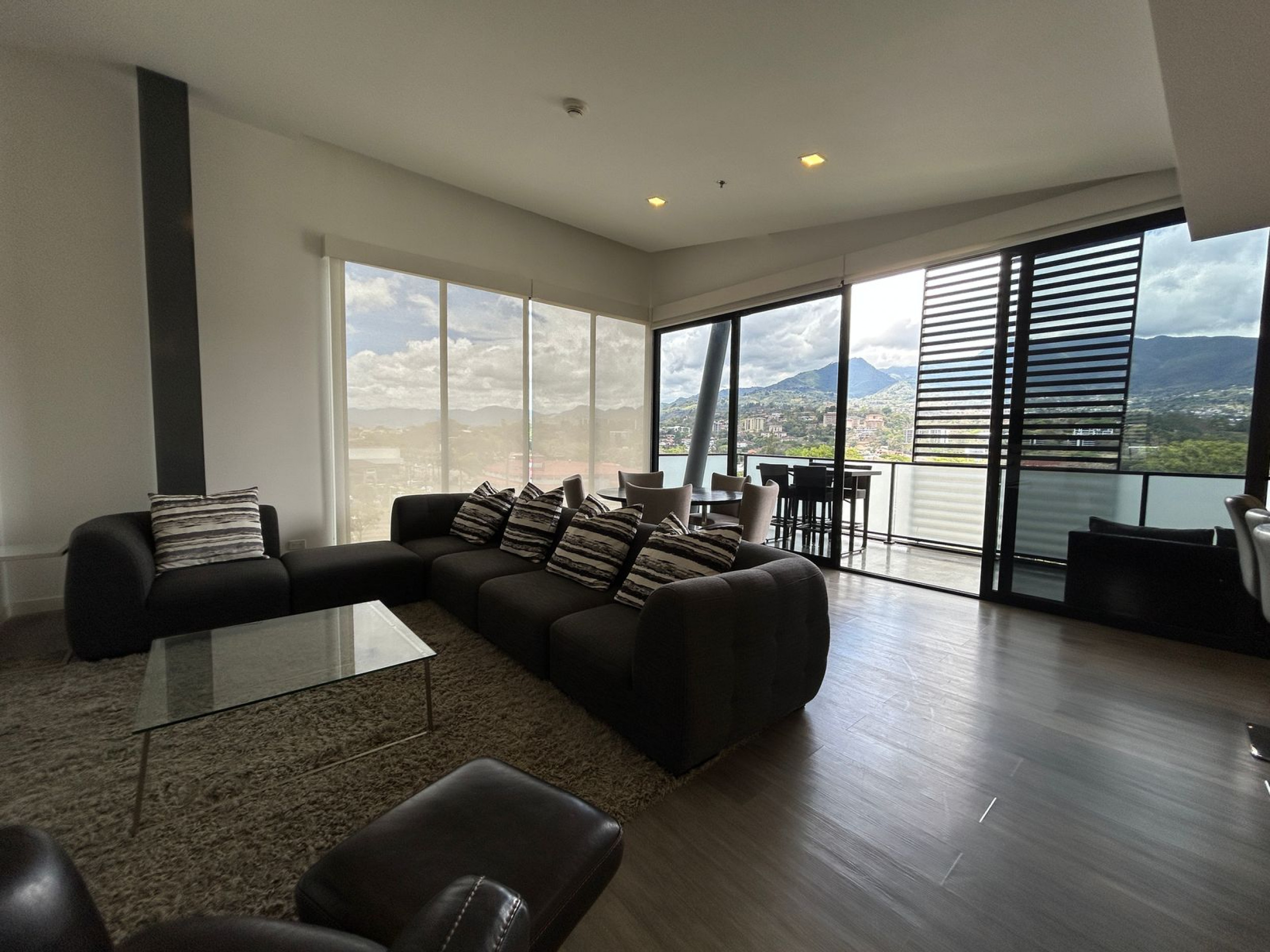 Fully Furnished Luxury Apartment in Escazú Village – Style, Comfort & Prime Location
