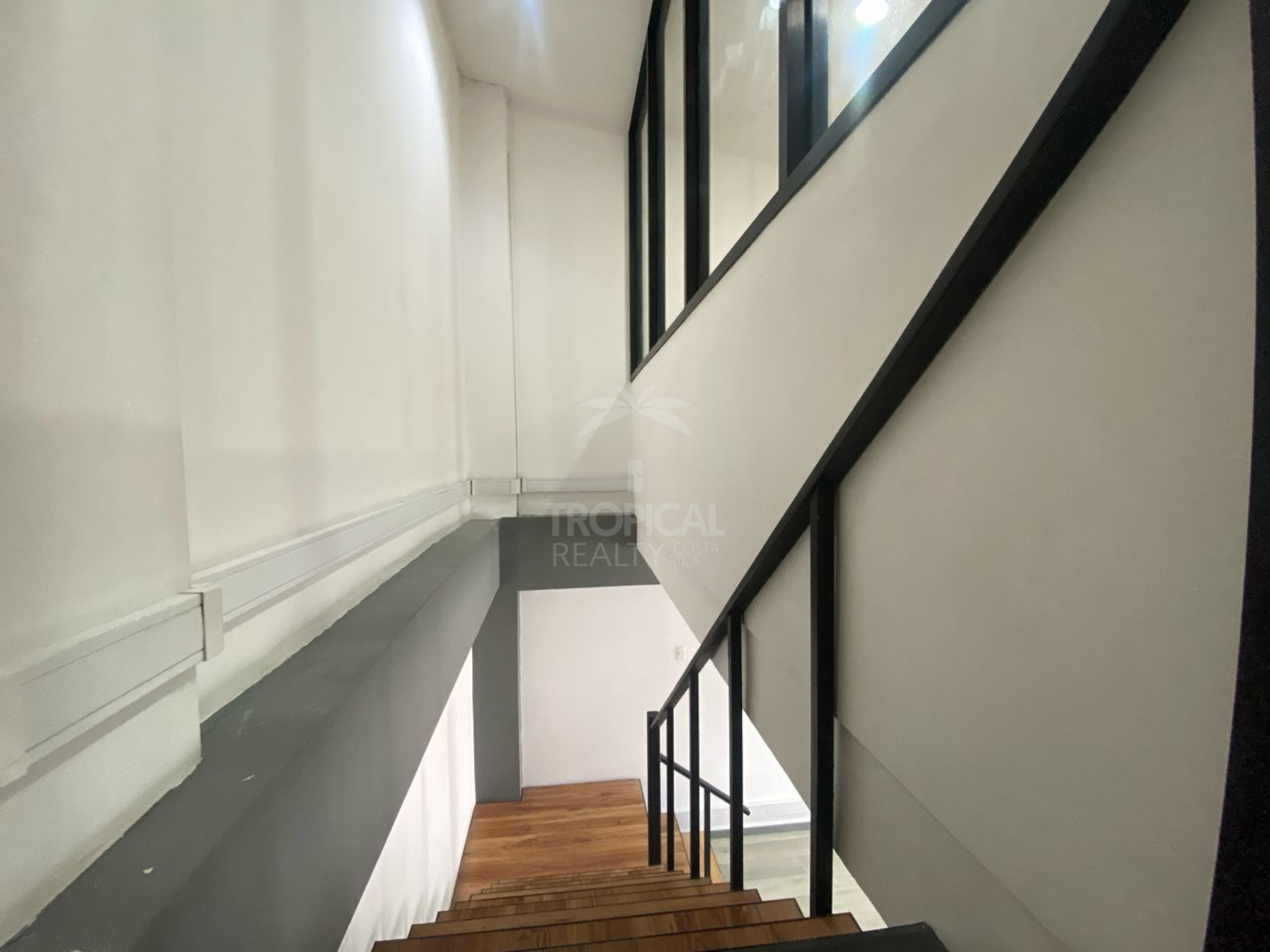 Commercial Space for Rent – Plaza Acuarium, Guachipelín, Escazú RENTED